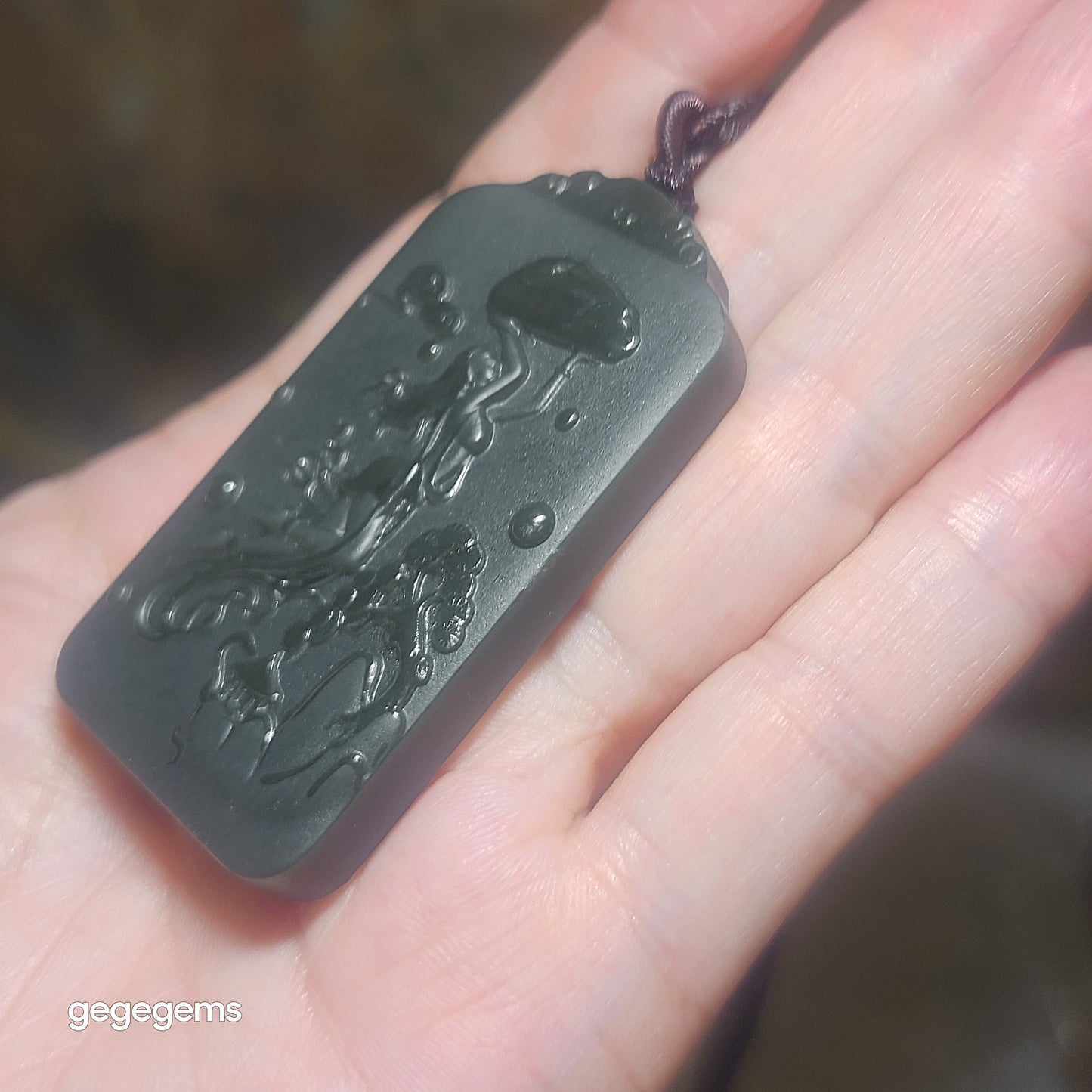 Gegegems Collection deep green Nephrite Nuwa Mending the Sky Jade pendant (with certificate) 精品和田玉深绿女娲补天吊坠(带证书)