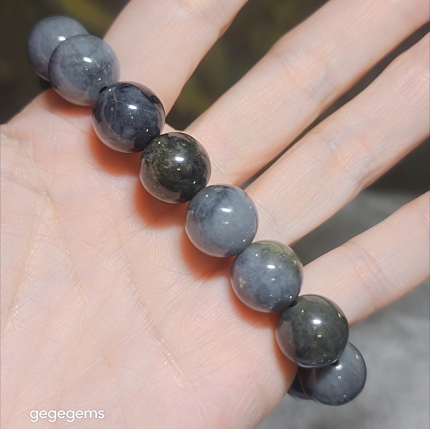Premium 13.3mm Type A Jadeite Black Fowl (black & white) some yellow hue bracelet (with certificate) 优质翡翠A货乌鸡种(黑白相混)微黄翡手链(带证书)