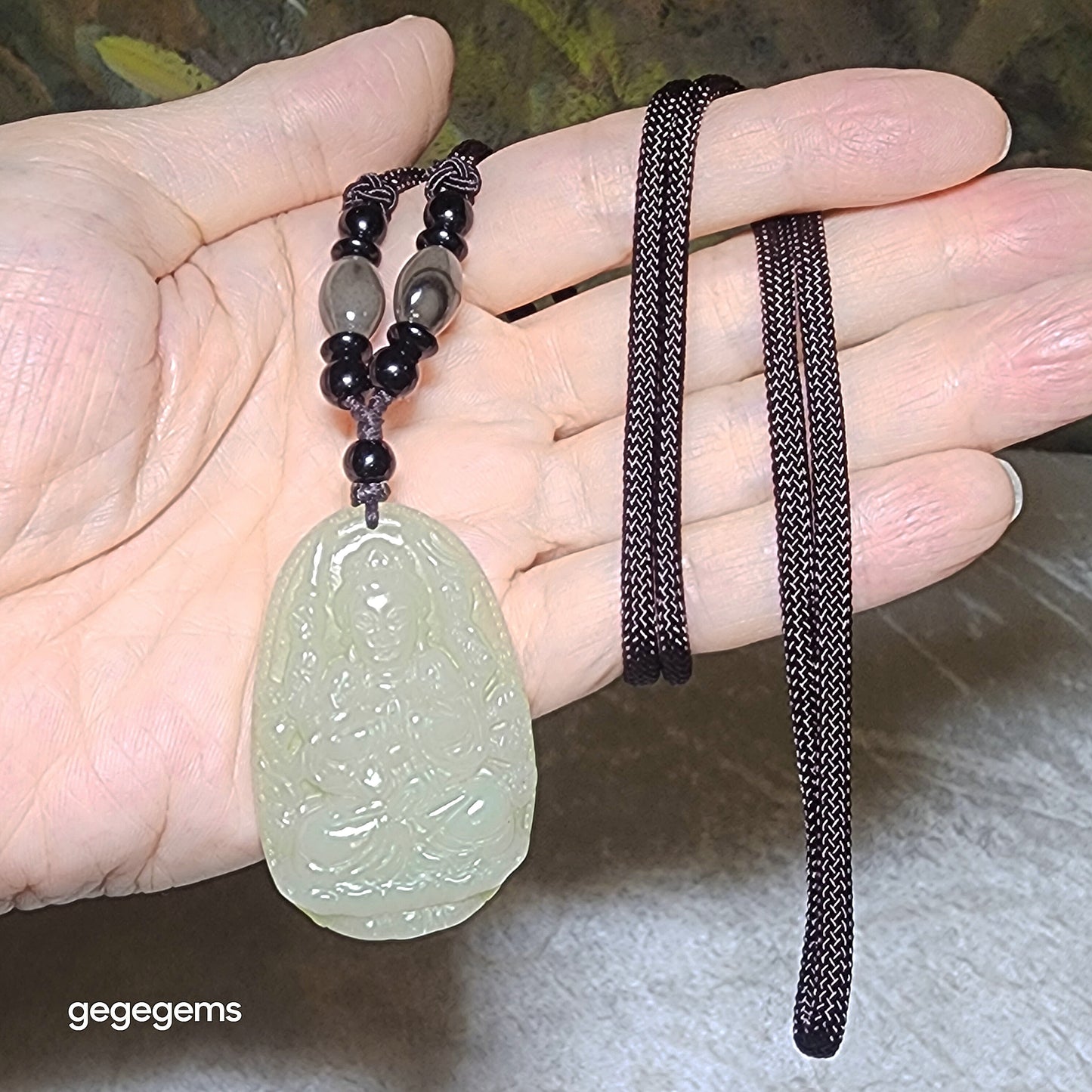 Gegegems premium Nephrite light yellowish green Thousand Hands Guan Yin Jade pendant (with certificate) 优质和田玉且末浅青黃千手观音(生肖鼠守护神)吊坠(带证书)