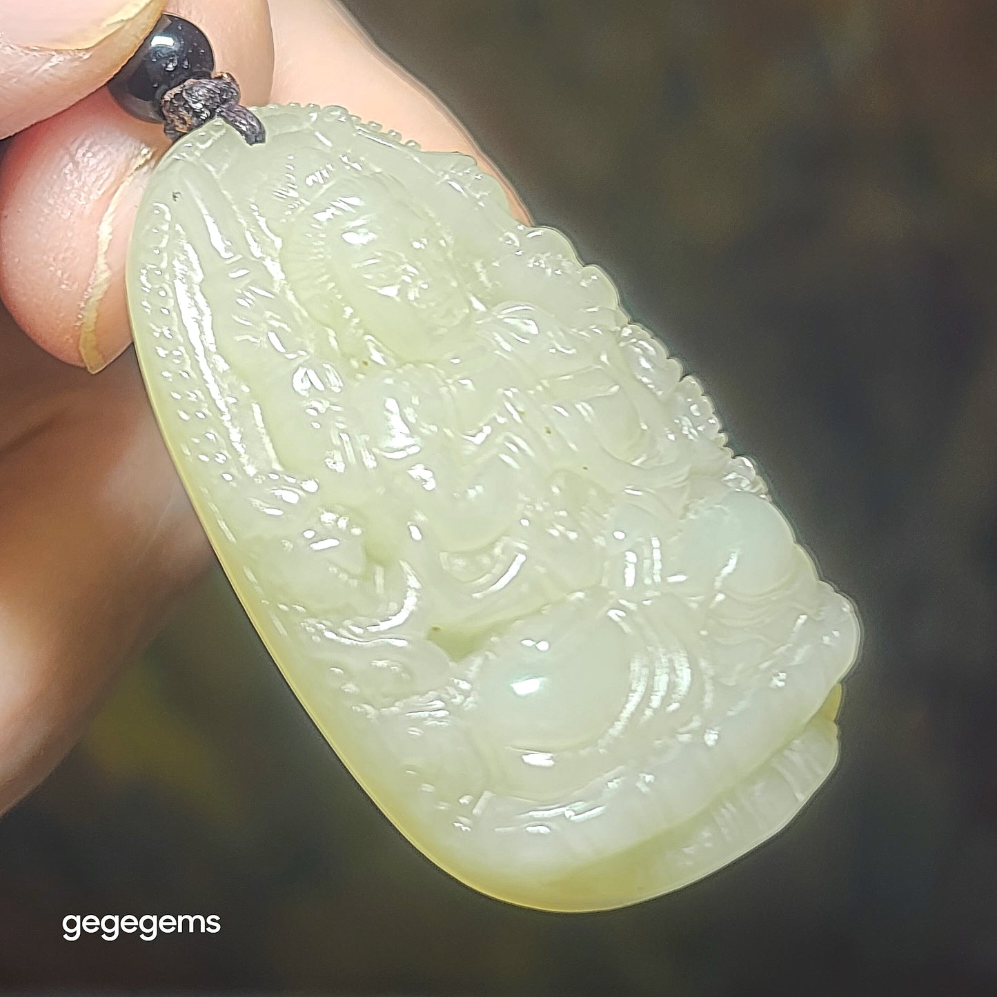 Gegegems premium Nephrite light yellowish green Thousand Hands Guan Yin Jade pendant (with certificate) 优质和田玉且末浅青黃千手观音(生肖鼠守护神)吊坠(带证书)