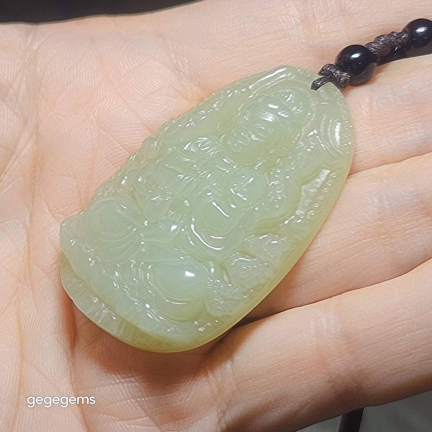 Gegegems premium Nephrite light yellowish green Thousand Hands Guan Yin Jade pendant (with certificate) 优质和田玉且末浅青黃千手观音(生肖鼠守护神)吊坠(带证书)