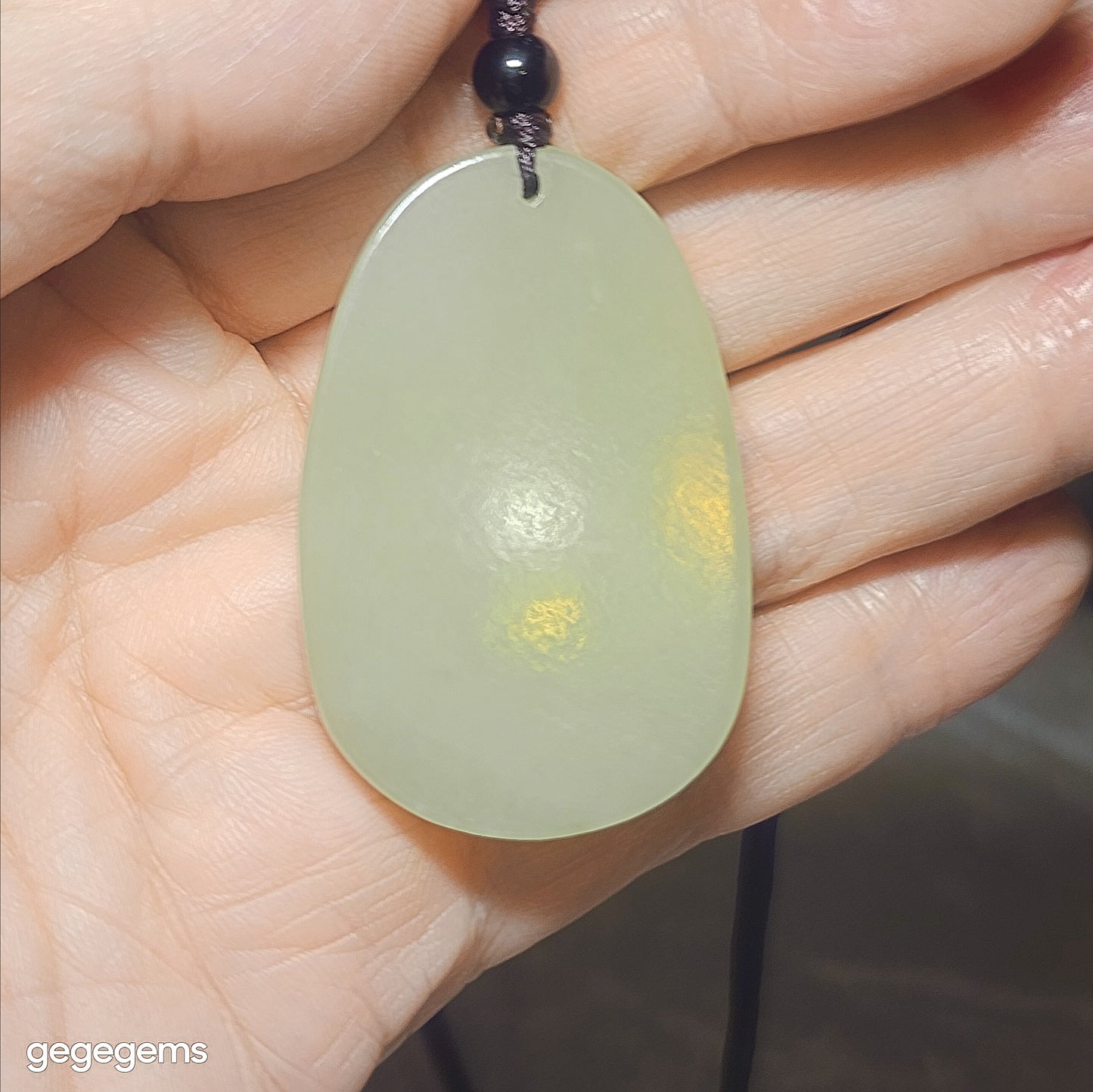 Gegegems premium Nephrite light yellowish green Thousand Hands Guan Yin Jade pendant (with certificate) 优质和田玉且末浅青黃千手观音(生肖鼠守护神)吊坠(带证书)