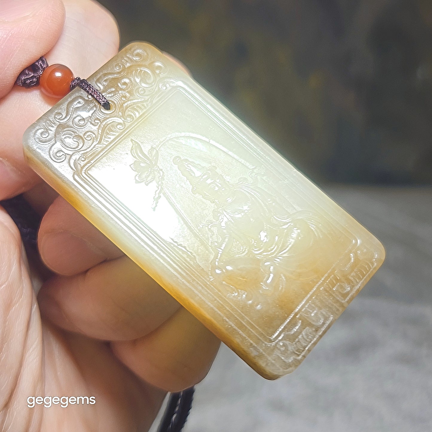 Gegegems rare premium Nephrite yellow hue Heaven and Earth caramel brown good greasiness Guan Yin Jade pendant (with certificate) 罕见精品和田玉且末黄口料天地糖油润观音牌子(带证书)