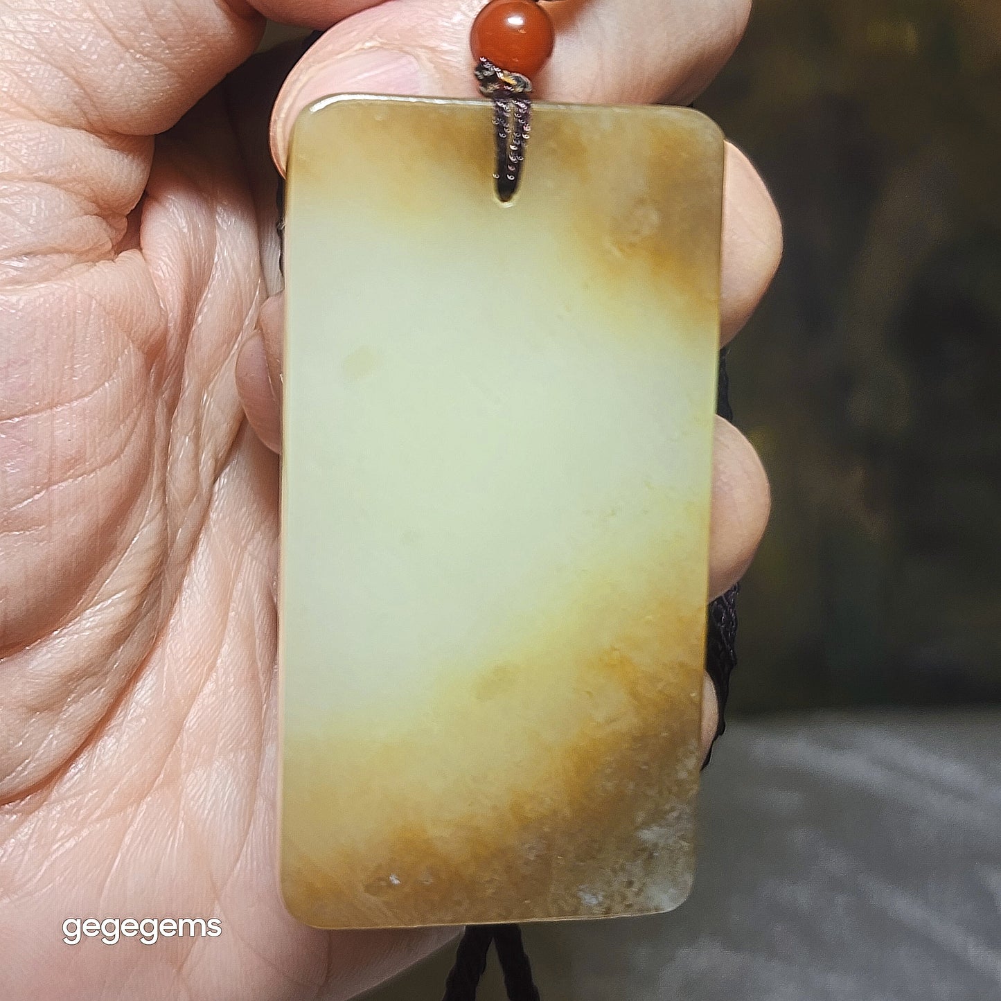 Gegegems rare premium Nephrite yellow hue Heaven and Earth caramel brown good greasiness Guan Yin Jade pendant (with certificate) 罕见精品和田玉且末黄口料天地糖油润观音牌子(带证书)