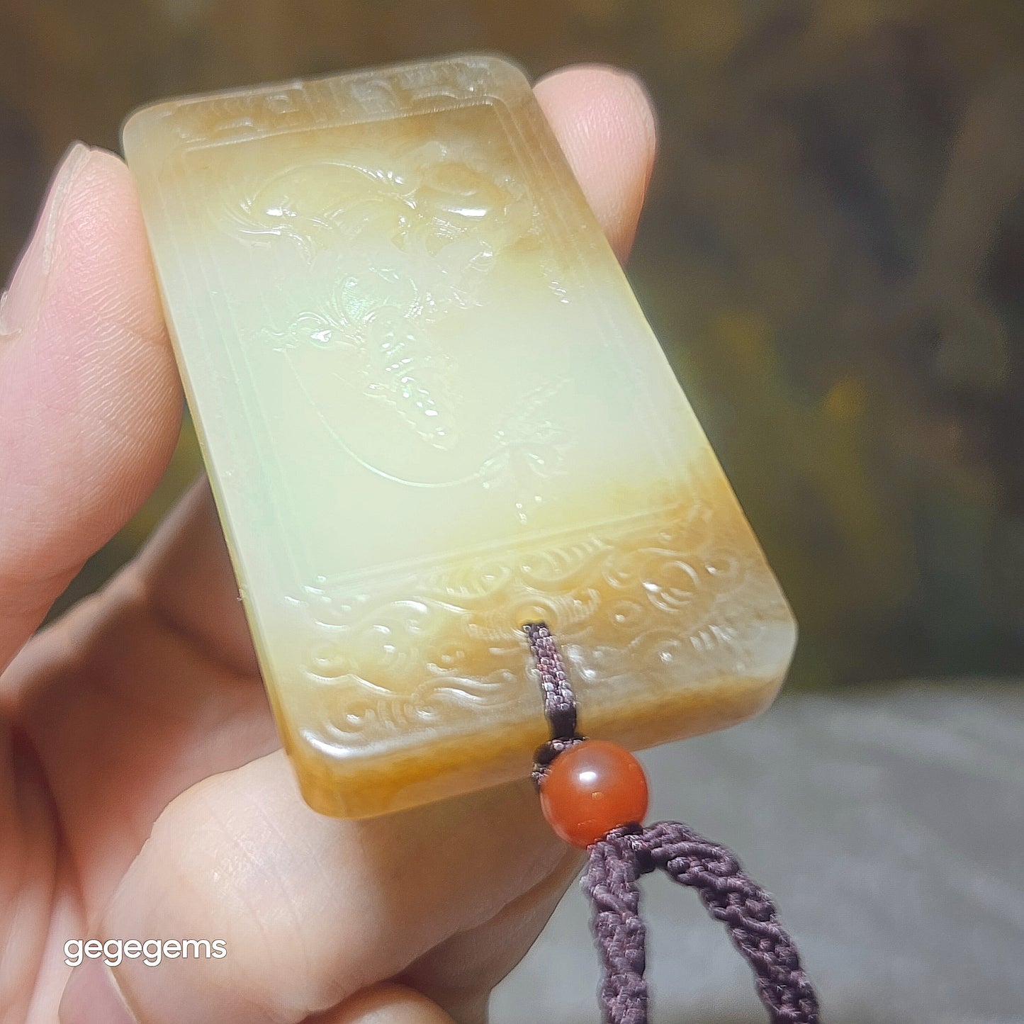 Gegegems rare premium Nephrite yellow hue Heaven and Earth caramel brown good greasiness Guan Yin Jade pendant (with certificate) 罕见精品和田玉且末黄口料天地糖油润观音牌子(带证书)