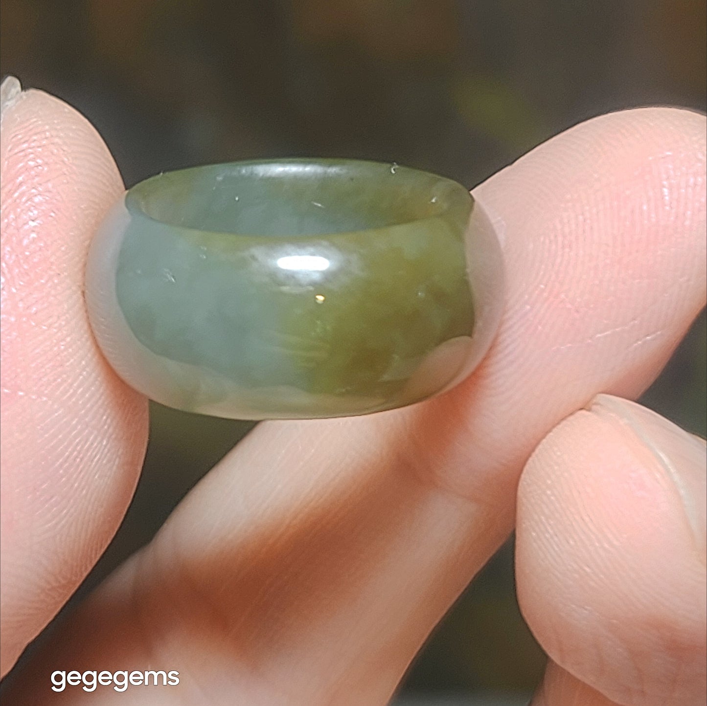 16.1mm Premium Nephrite caramel brown blue green good greasiness Jade ring (with certificate) 优质和田玉且末糖浅蓝绿油润戒指(带证书)