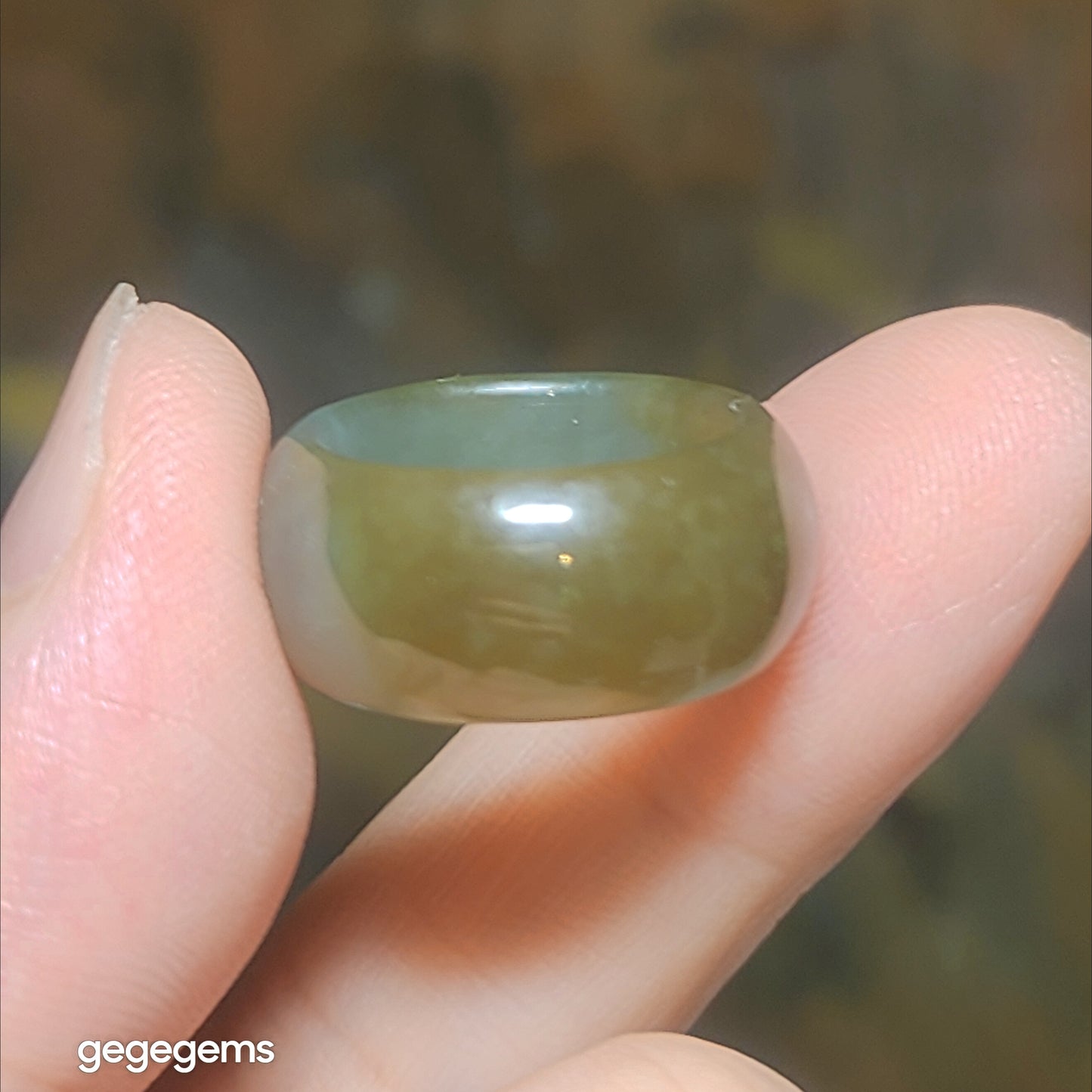 16.1mm Premium Nephrite caramel brown blue green good greasiness Jade ring (with certificate) 优质和田玉且末糖浅蓝绿油润戒指(带证书)