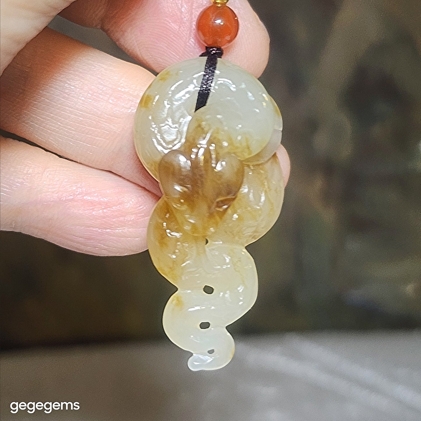 Gegegems Collection premium Nephrite good greasiness semi translucent caramel brown warm white two tones Snake Jade pendant (with certificate) 精品和田玉且末糖暖白双色油润半透体蛇吊坠(带证书)