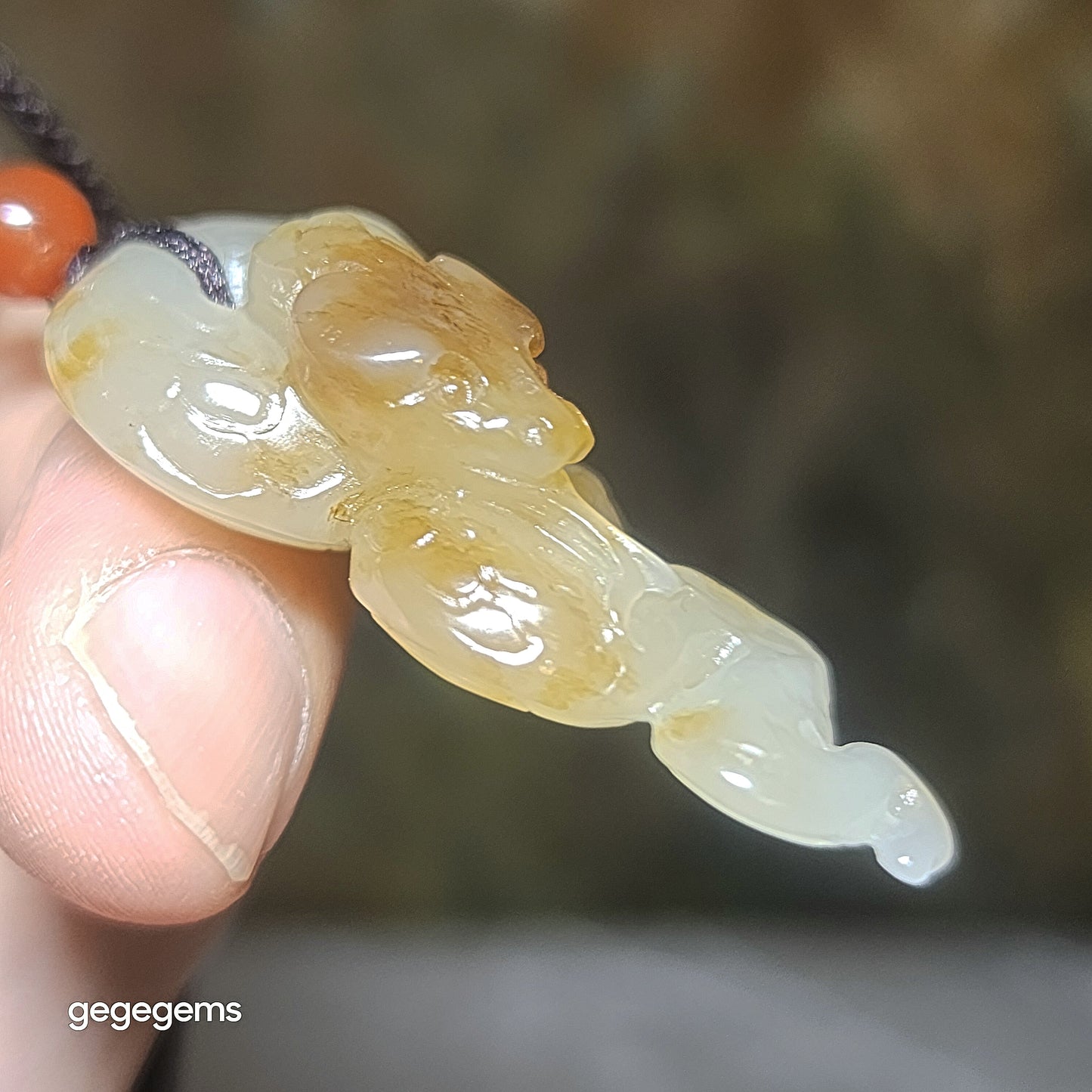 Gegegems Collection premium Nephrite good greasiness semi translucent caramel brown warm white two tones Snake Jade pendant (with certificate) 精品和田玉且末糖暖白双色油润半透体蛇吊坠(带证书)