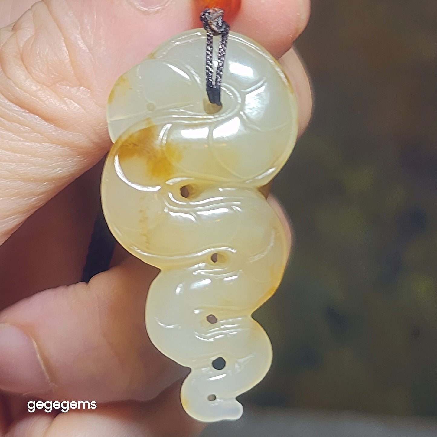 Gegegems Collection premium Nephrite good greasiness semi translucent caramel brown warm white two tones Snake Jade pendant (with certificate) 精品和田玉且末糖暖白双色油润半透体蛇吊坠(带证书)
