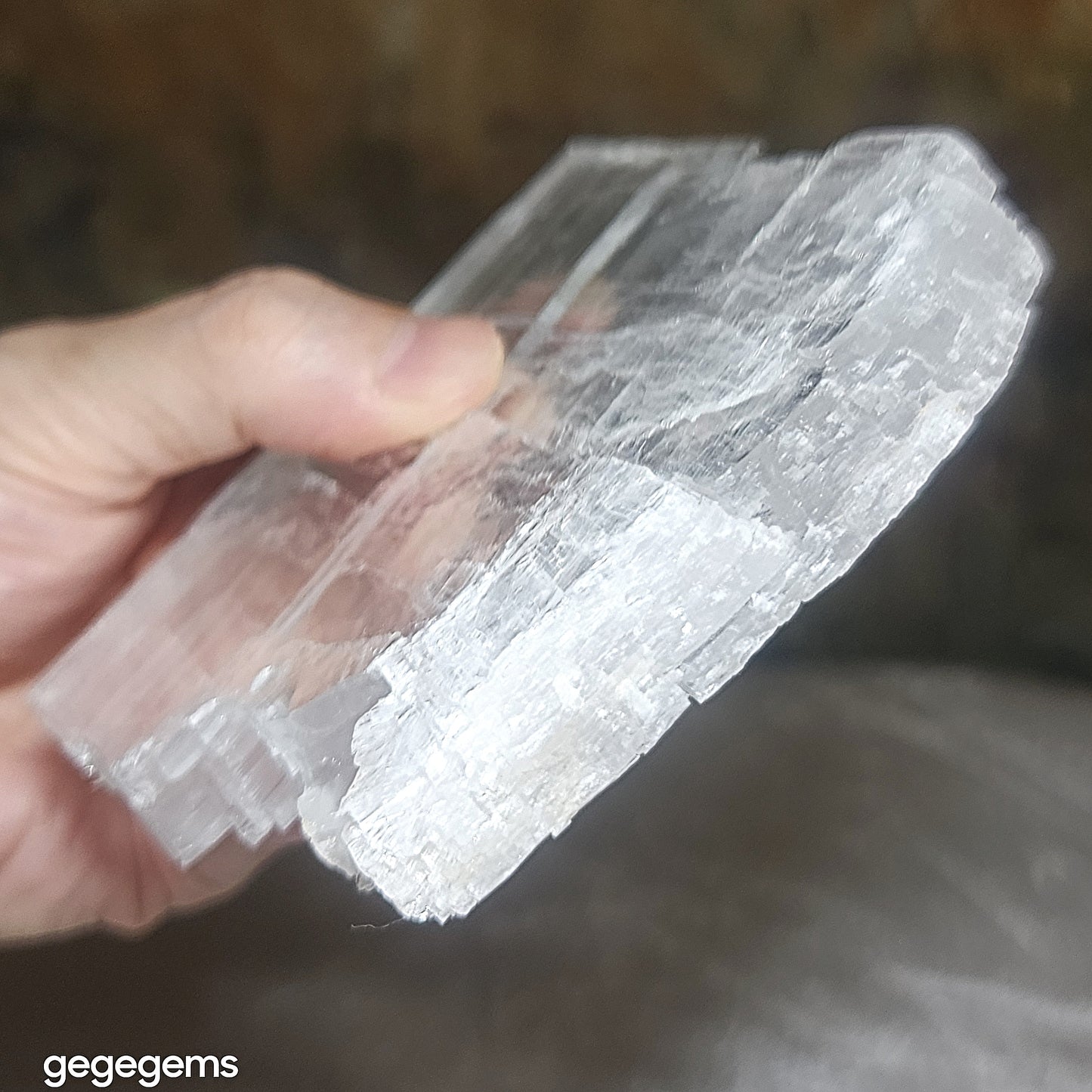 Premium 258 grams raw Selenite good transparency handheld decor display [Natural Crystal] 精品超透天然透石膏原石手把小摆件