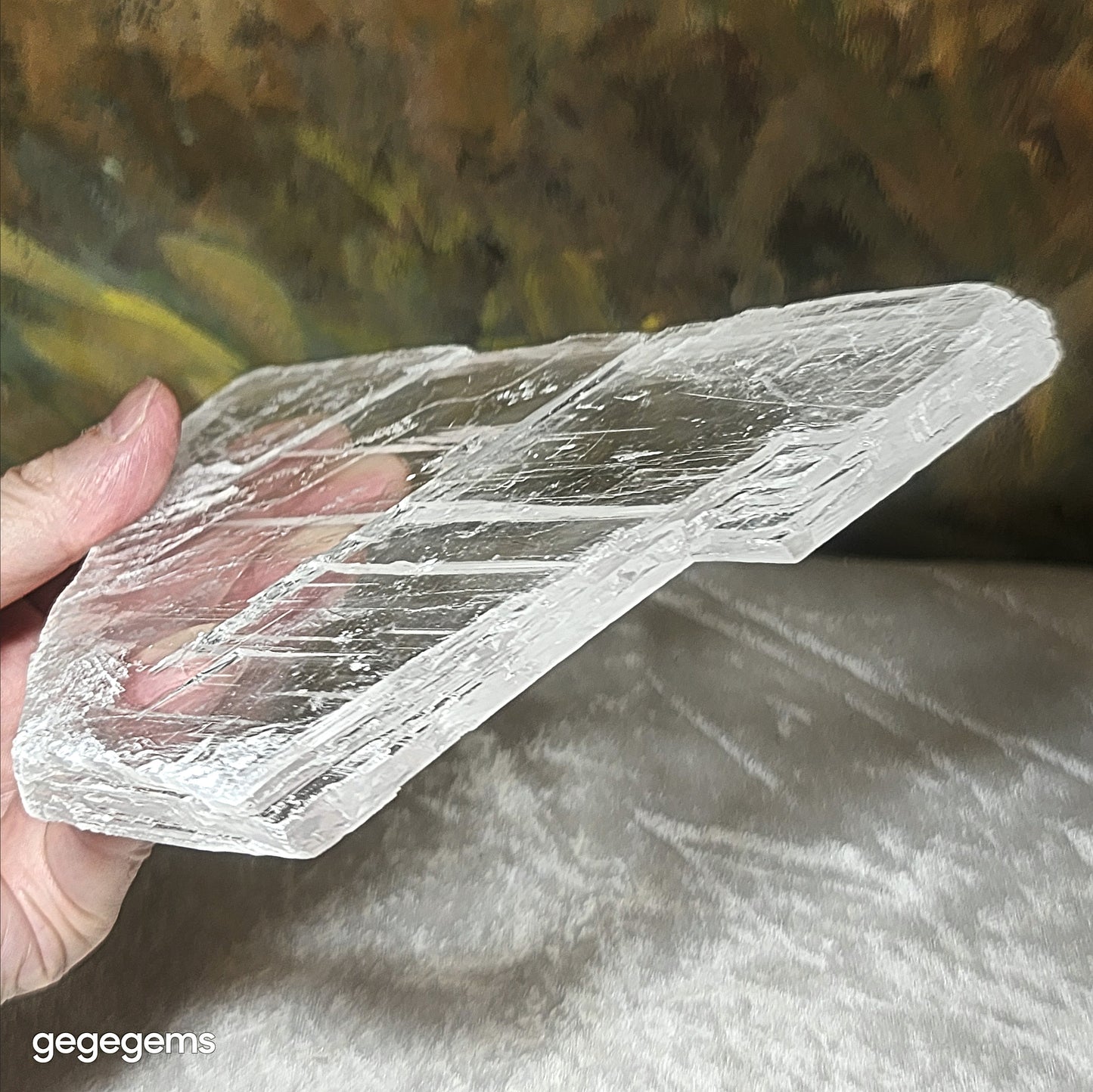 Gegegems premium 381 grams raw Selenite excellent transparency handheld decor display [Natural Crystal] 精品超透天然透石膏原石手把小摆件