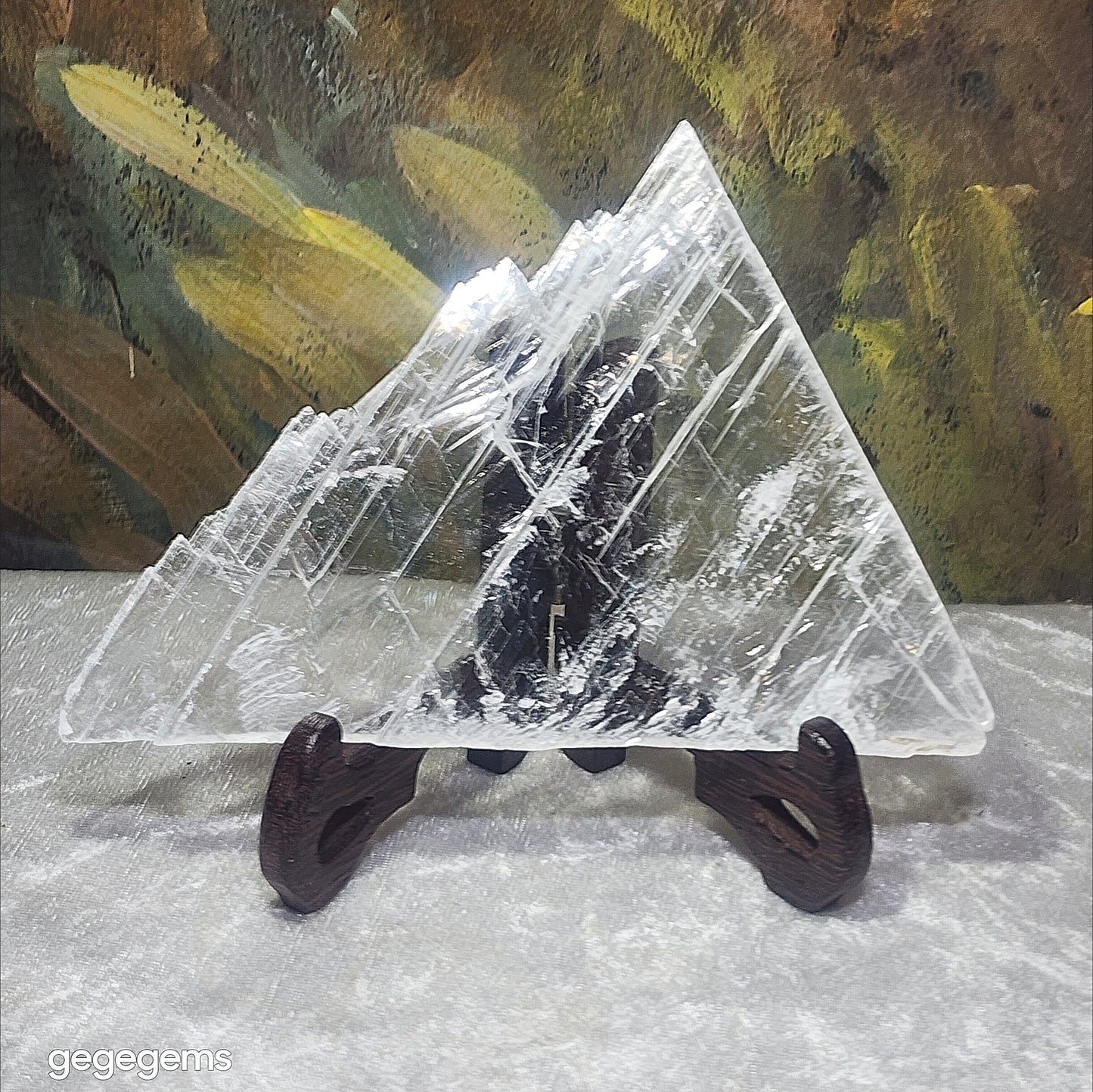 Premium 121 grams raw Selenite very transparent handheld decor display [Natural Crystal] 精品超透天然透石膏原石手把小摆件