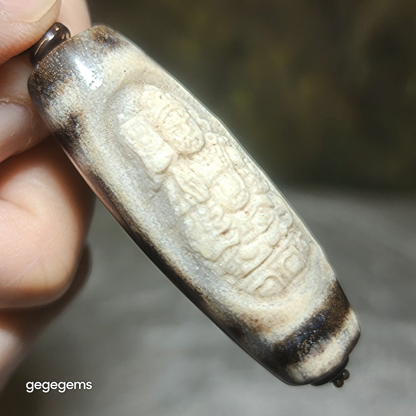 Aged Tibetan Dzi old carvings Jambhala (God of Wealth) pendant (with certificate) [Natural Crystal] 藏密老天珠旧工雕刻黄财神吊坠(带证书)