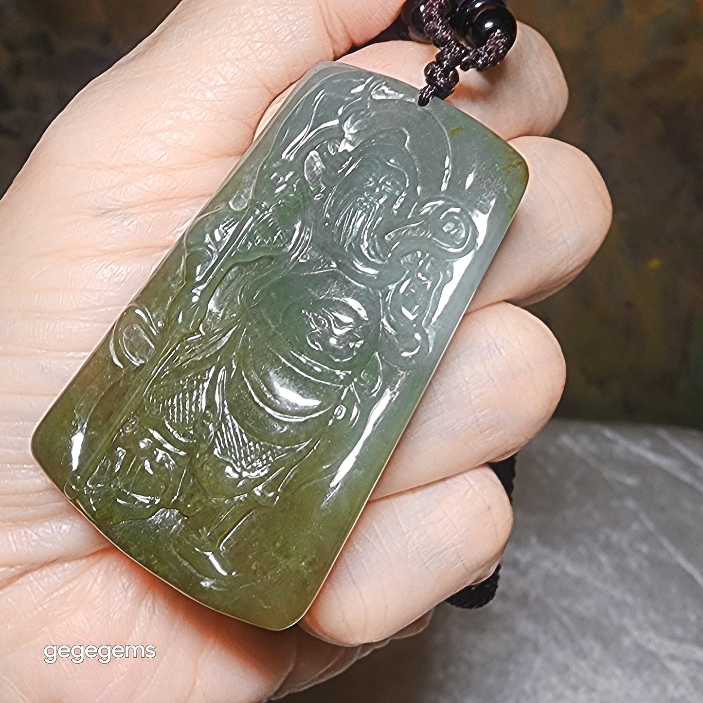 Premium Type A Yellow Jadeite light green Guan Gong (Guan Yu) Jade pendant (with certificate) [Natual Crystal] 优质翡翠黄翡A货淡绿关公吊坠(带证书)