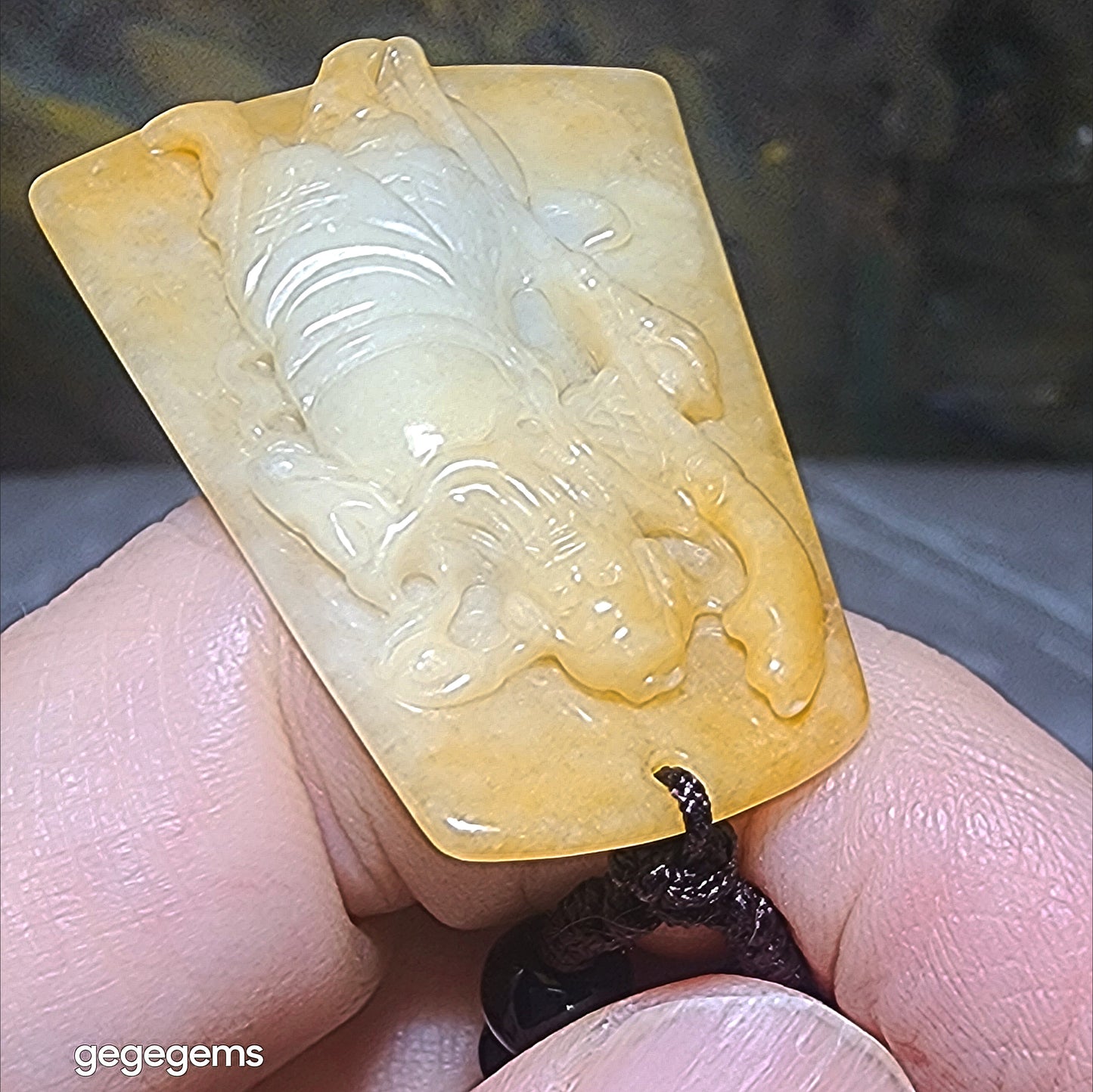 Gegegems premium Type A natural Yellow Jadeite Guan Gong (Guan Yu) Jade pendant (with certificate) [Natual Crystal] 精品翡翠A货天然黄翡关公吊坠(带证书)