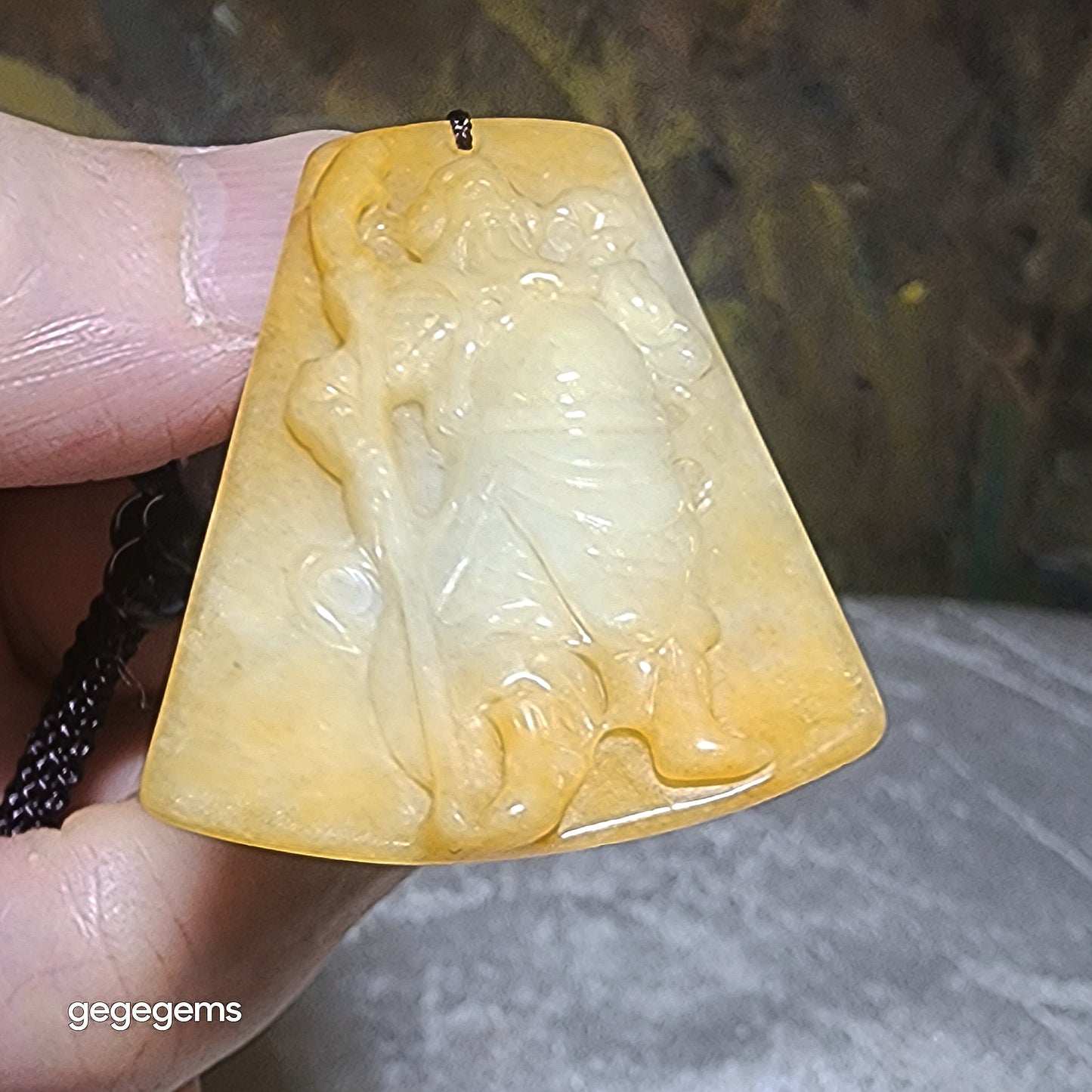 Gegegems premium Type A natural Yellow Jadeite Guan Gong (Guan Yu) Jade pendant (with certificate) [Natual Crystal] 精品翡翠A货天然黄翡关公吊坠(带证书)