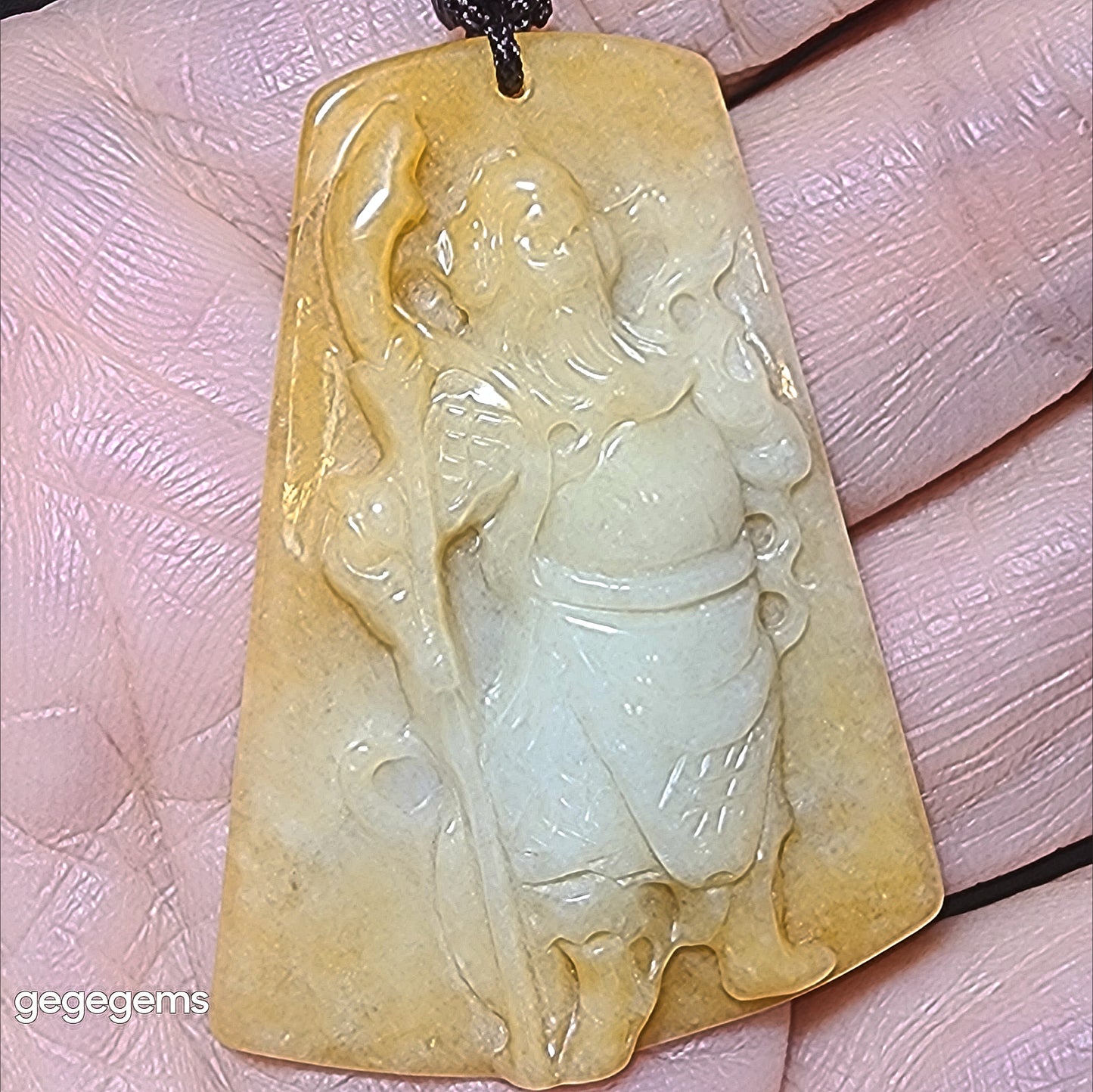 Gegegems premium Type A natural Yellow Jadeite Guan Gong (Guan Yu) Jade pendant (with certificate) [Natual Crystal] 精品翡翠A货天然黄翡关公吊坠(带证书)