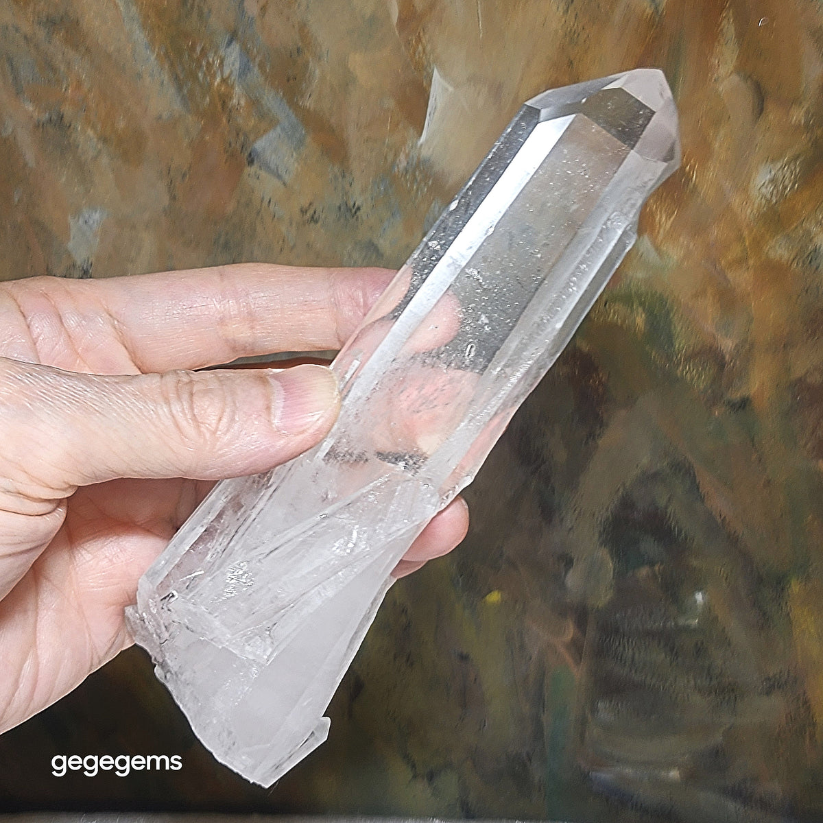 299 grams premium natural unprocessed raw Clear Quartz point rainbow reflection [Natural Crystal] 精品天然未打磨白水晶柱原石带少许彩虹