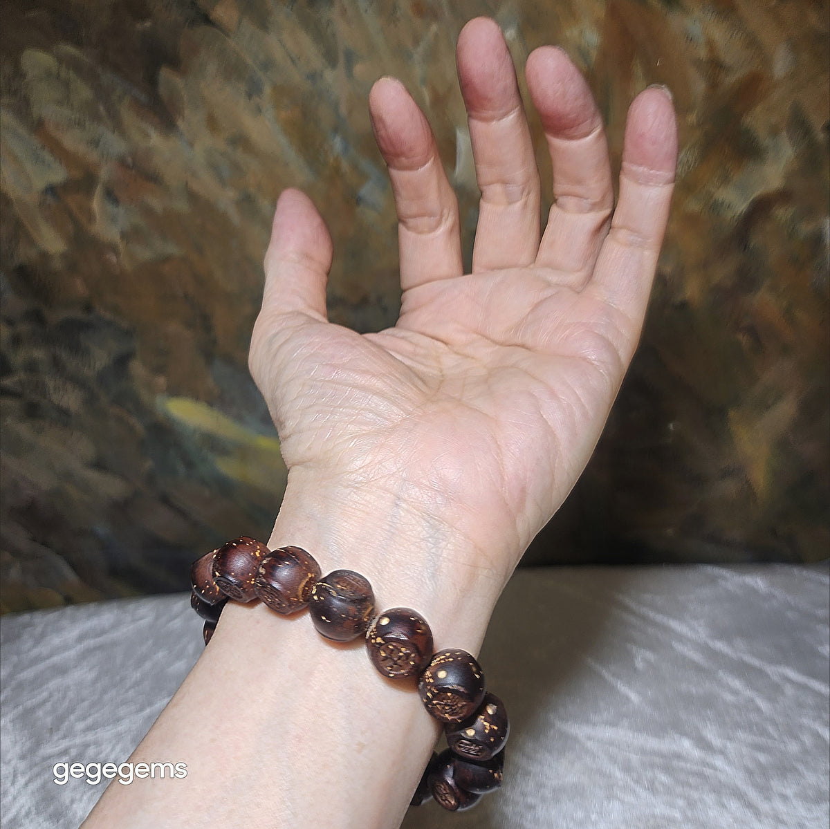 Gegegems Collection aged 3-Eye Bodhi (zijinshu) carved Chinese Chess bracelet [Natural unprocessed] 精品老料招财紫金鼠(三眼菩提)雕刻中国象棋手链