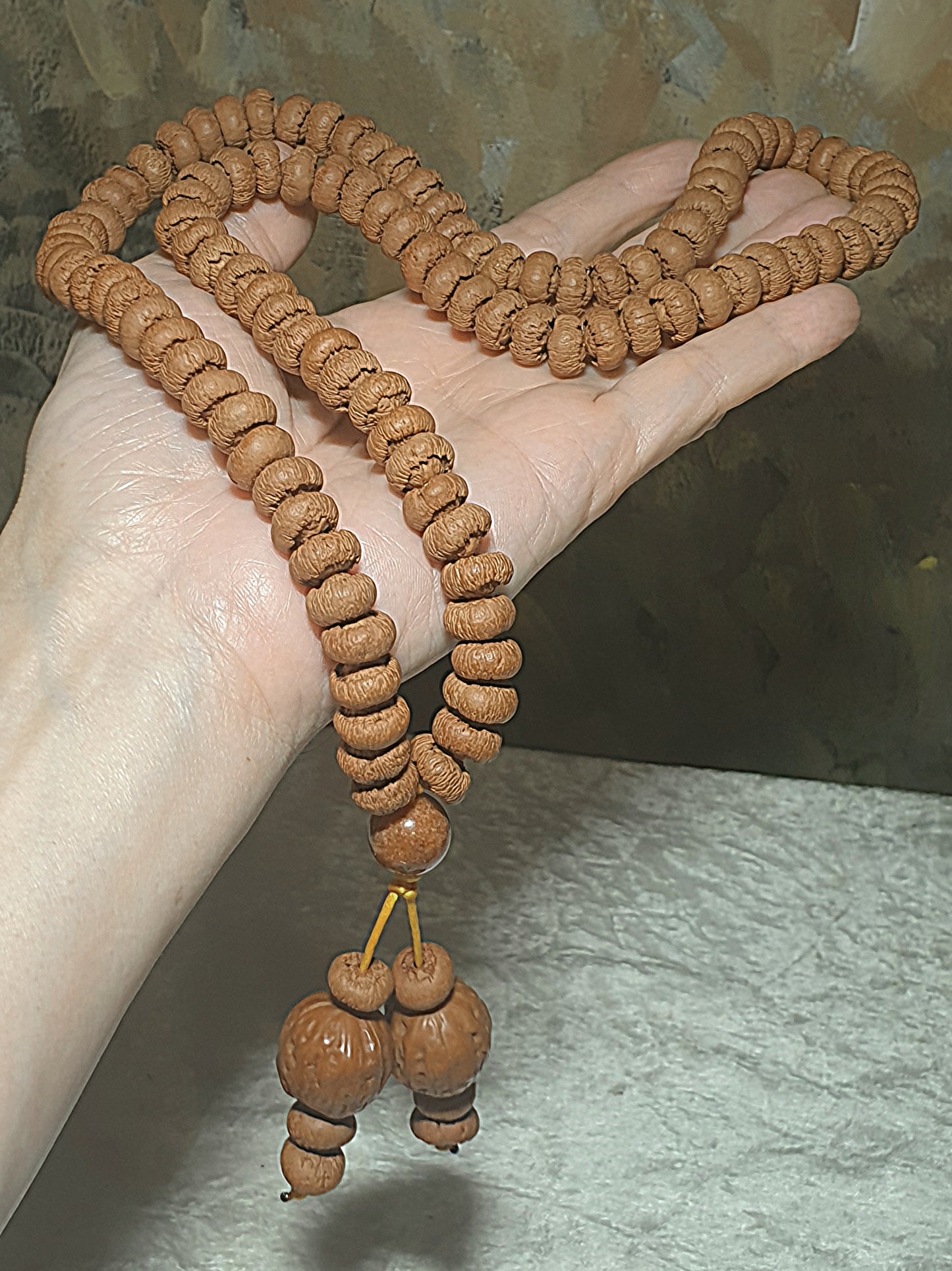 11.5mm "Mo Pan Lotus Bodhi" with 13.5mm Yellow Jadeite & 20mm Beijing 8-Ridge Walnut 108 mala beads/necklace 11.5毫米满包磨盘莲花菩提配13.5毫米黄翡与20毫米京八棱核桃108念珠/项链