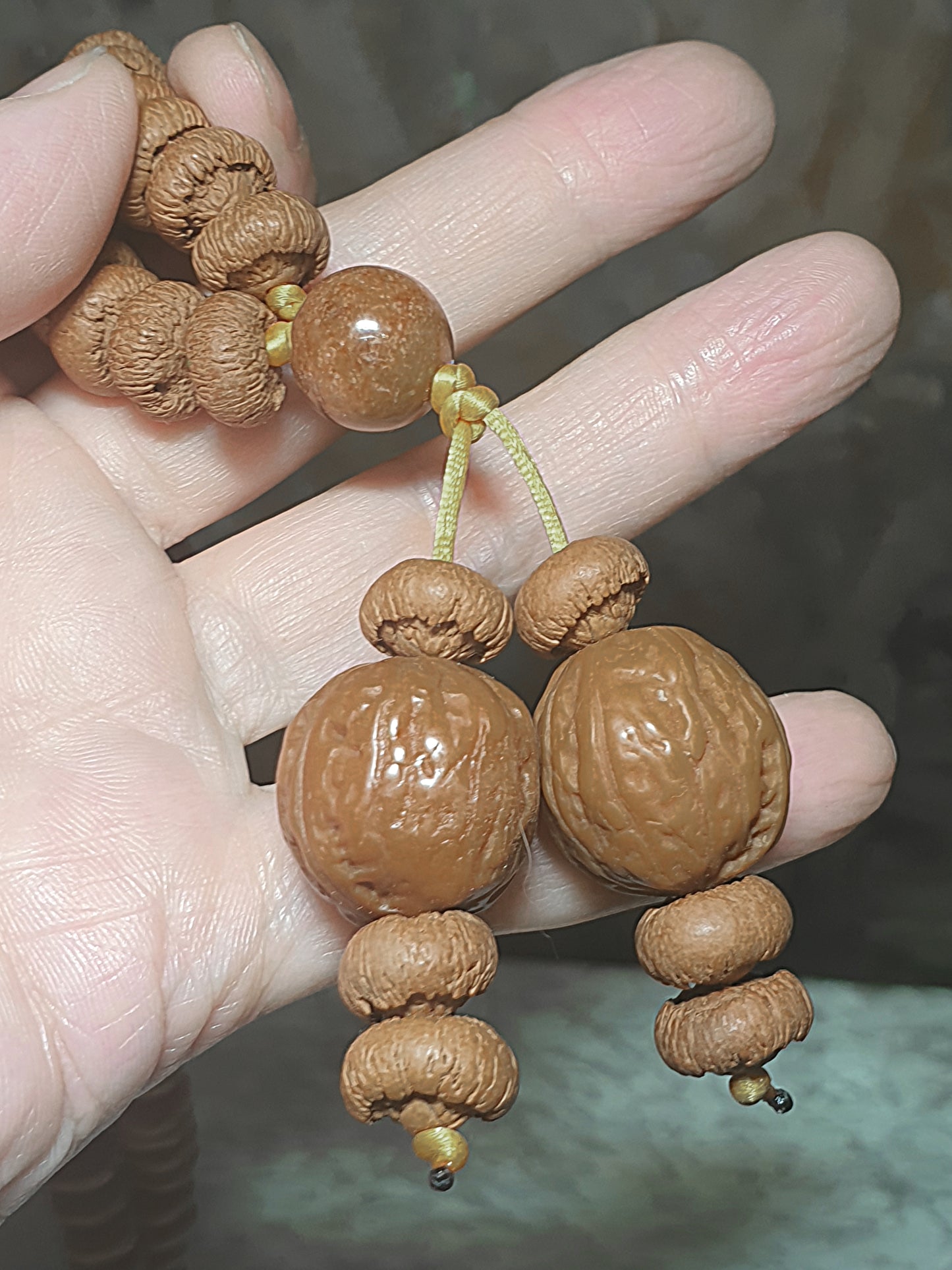 11.5mm "Mo Pan Lotus Bodhi" with 13.5mm Yellow Jadeite & 20mm Beijing 8-Ridge Walnut 108 mala beads/necklace 11.5毫米满包磨盘莲花菩提配13.5毫米黄翡与20毫米京八棱核桃108念珠/项链