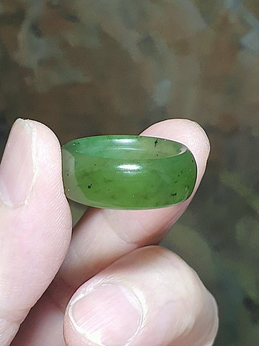 17.7mm Premium Nephrite greenish Jade ring (with certificate) 17.7毫米和田玉碧玉戒指(带证书)