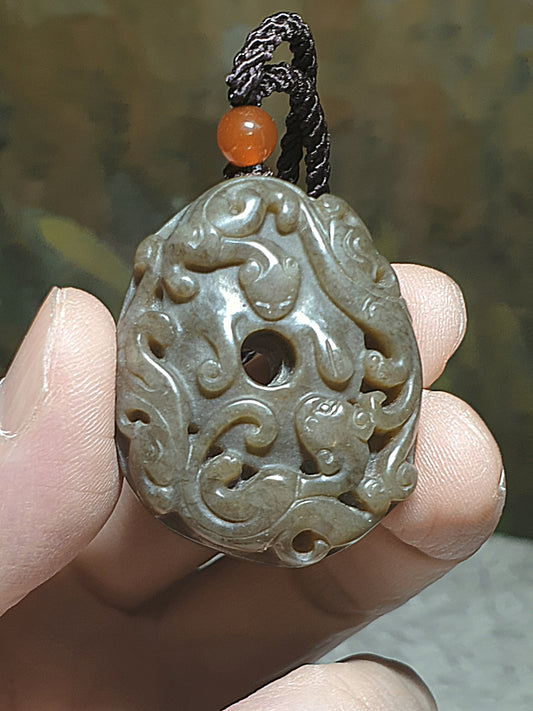 Premium natural caramel brown Nephrite "bi" (ancient Chinese disc shape carvings) two "Chi Long" (ancient style dragons) pendant (with certificate) 和田全糖双螭龙玉璧吊坠(带证书)