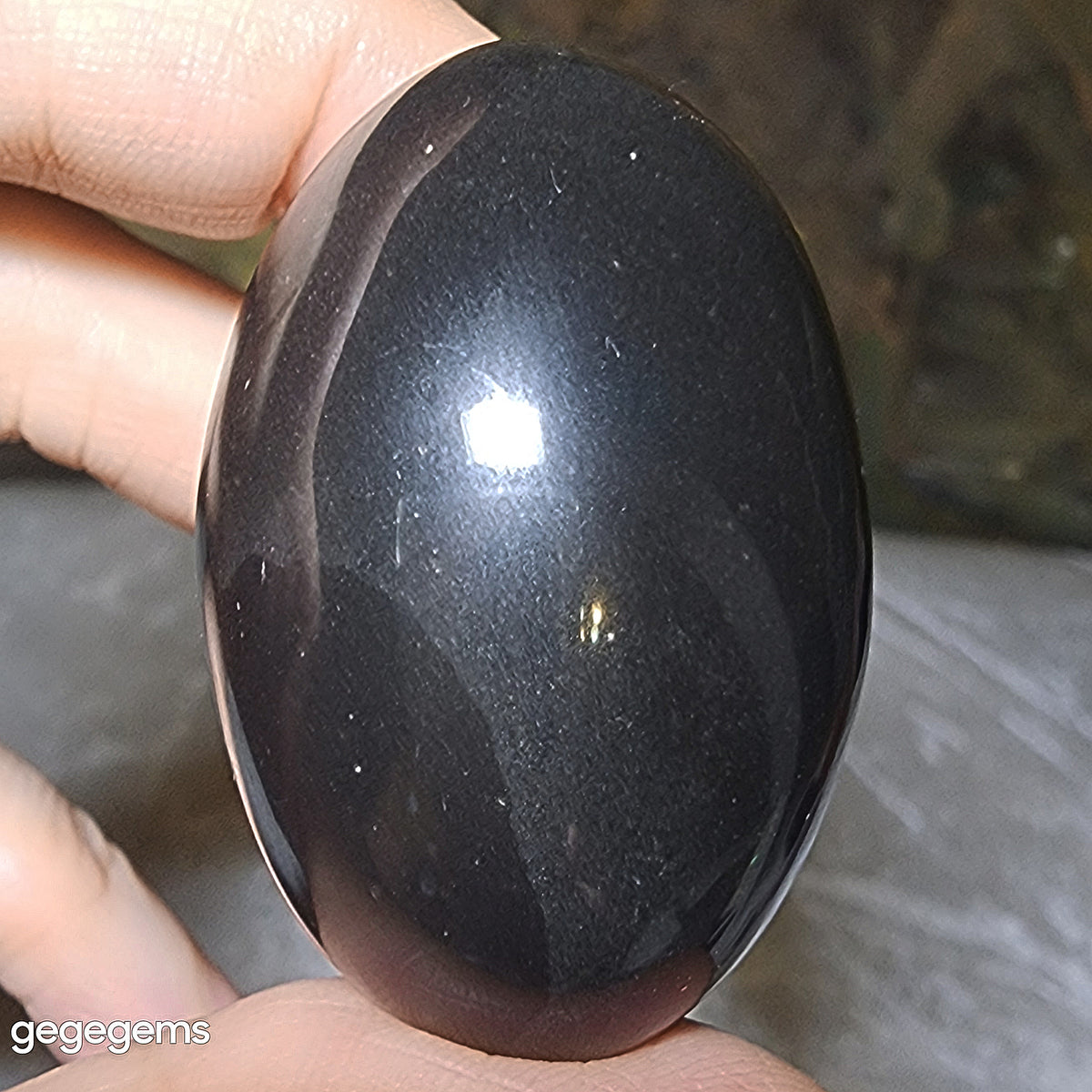4.5cm Narmada Black Shiva Lingam handheld [Natural Crystal]