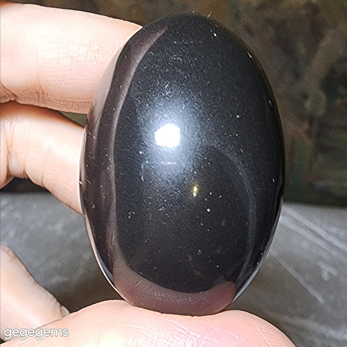 4.5cm Narmada Black Shiva Lingam handheld [Natural Crystal]