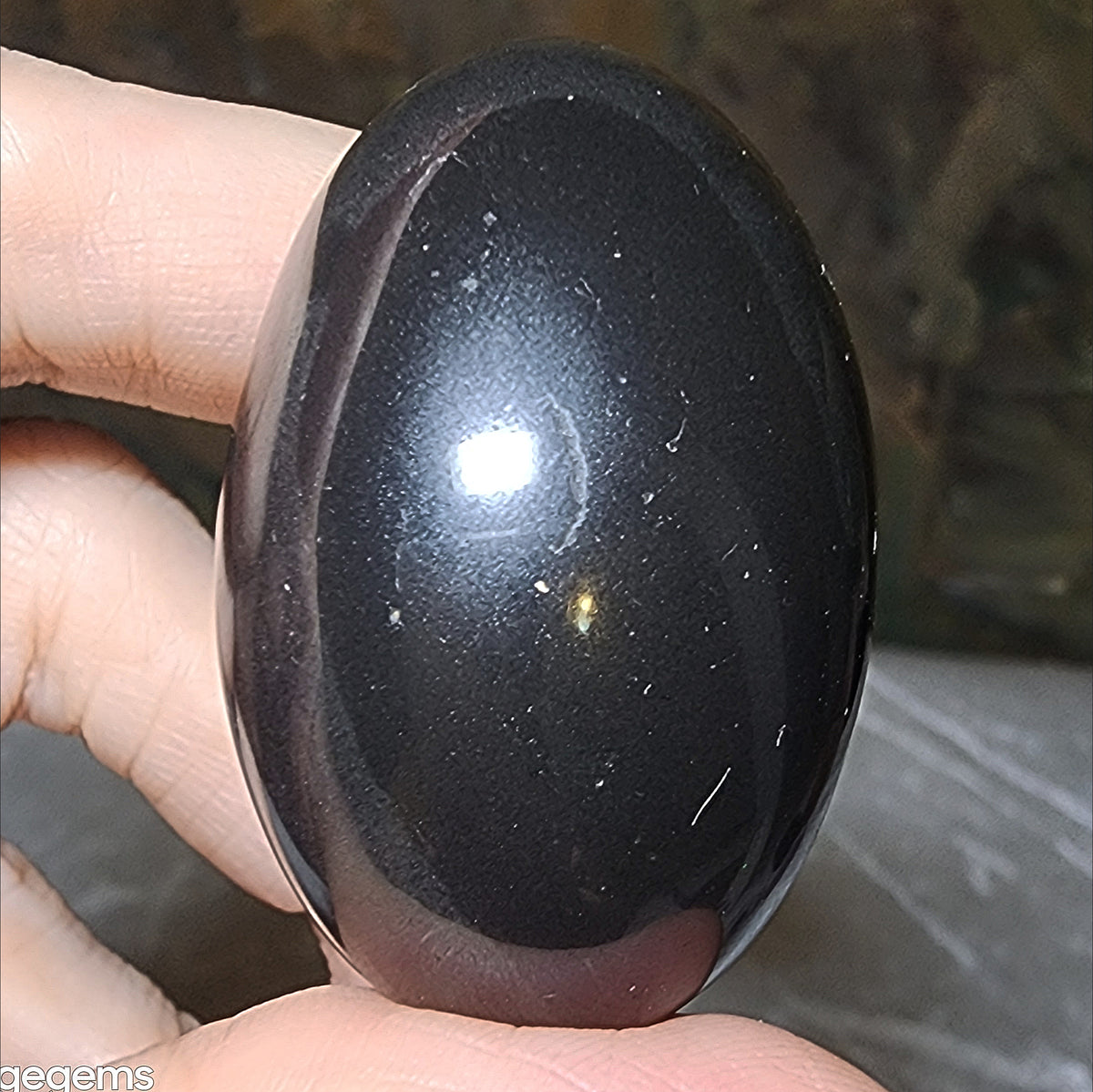 4.5cm Narmada Black Shiva Lingam handheld [Natural Crystal]