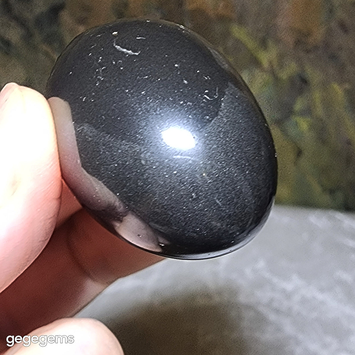 4.5cm Narmada Black Shiva Lingam handheld [Natural Crystal]