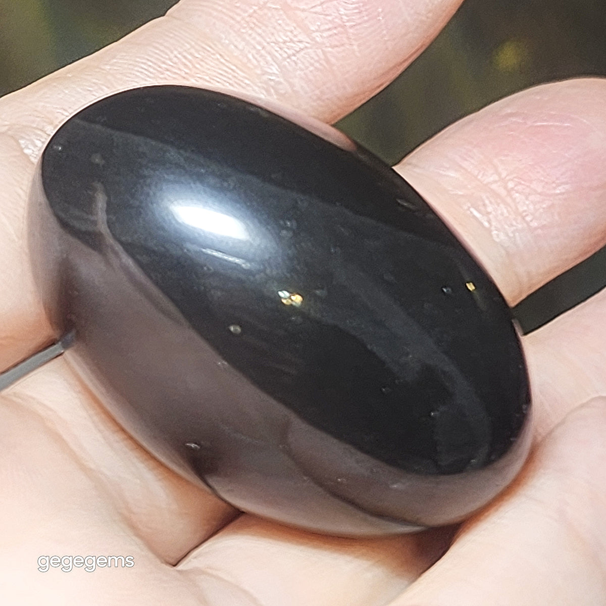 4.5cm Narmada Black Shiva Lingam handheld [Natural Crystal]