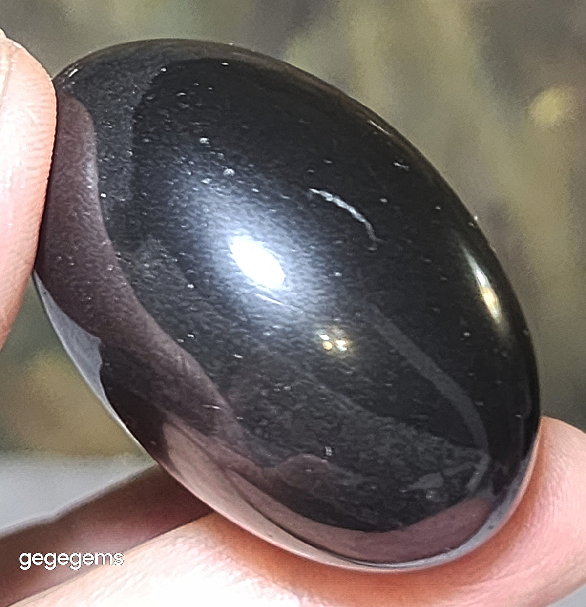 4.5cm Narmada Black Shiva Lingam handheld [Natural Crystal]