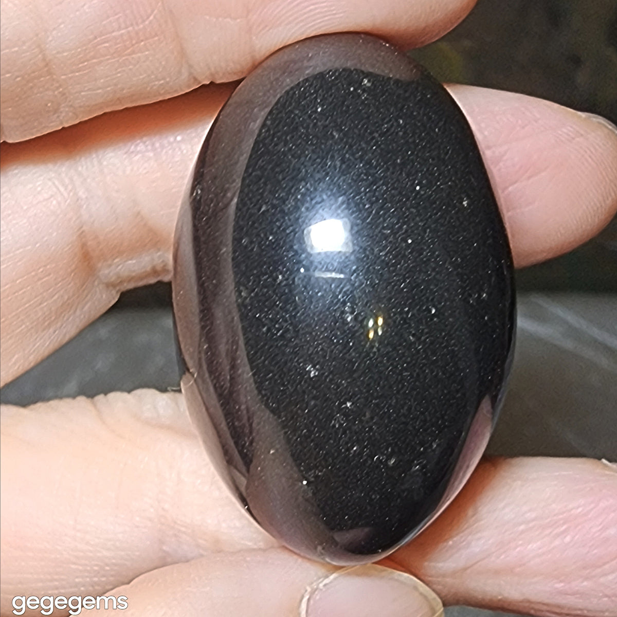 4.2cm Narmada Black Shiva Lingam handheld [Natural Crystal]