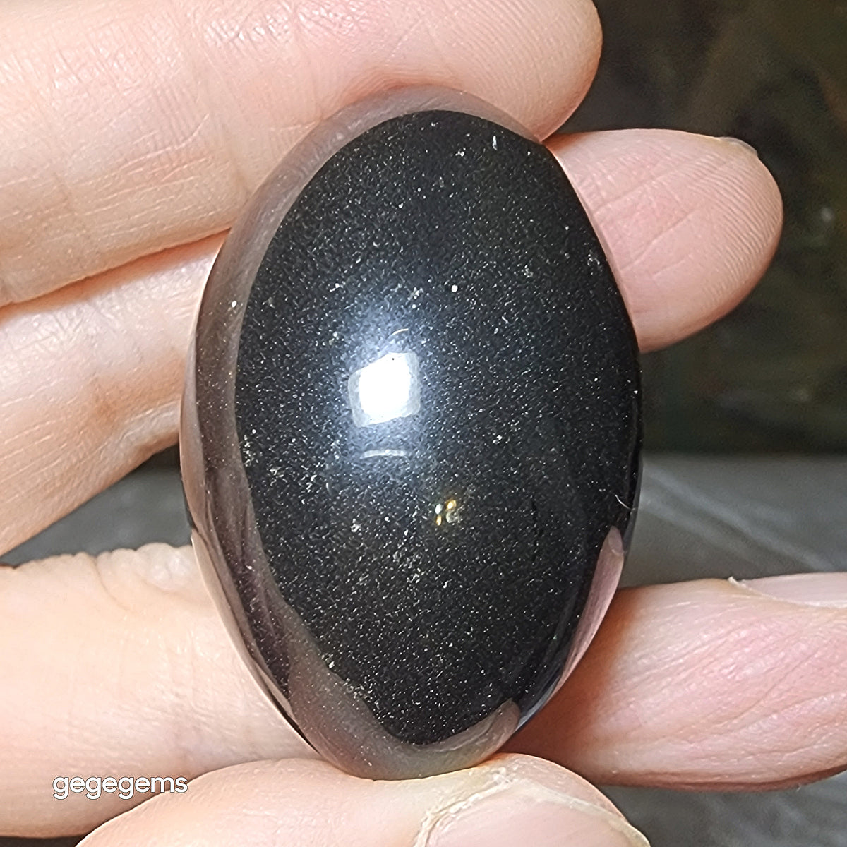 4.2cm Narmada Black Shiva Lingam handheld [Natural Crystal]