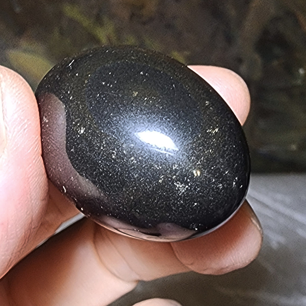 4.2cm Narmada Black Shiva Lingam handheld [Natural Crystal]