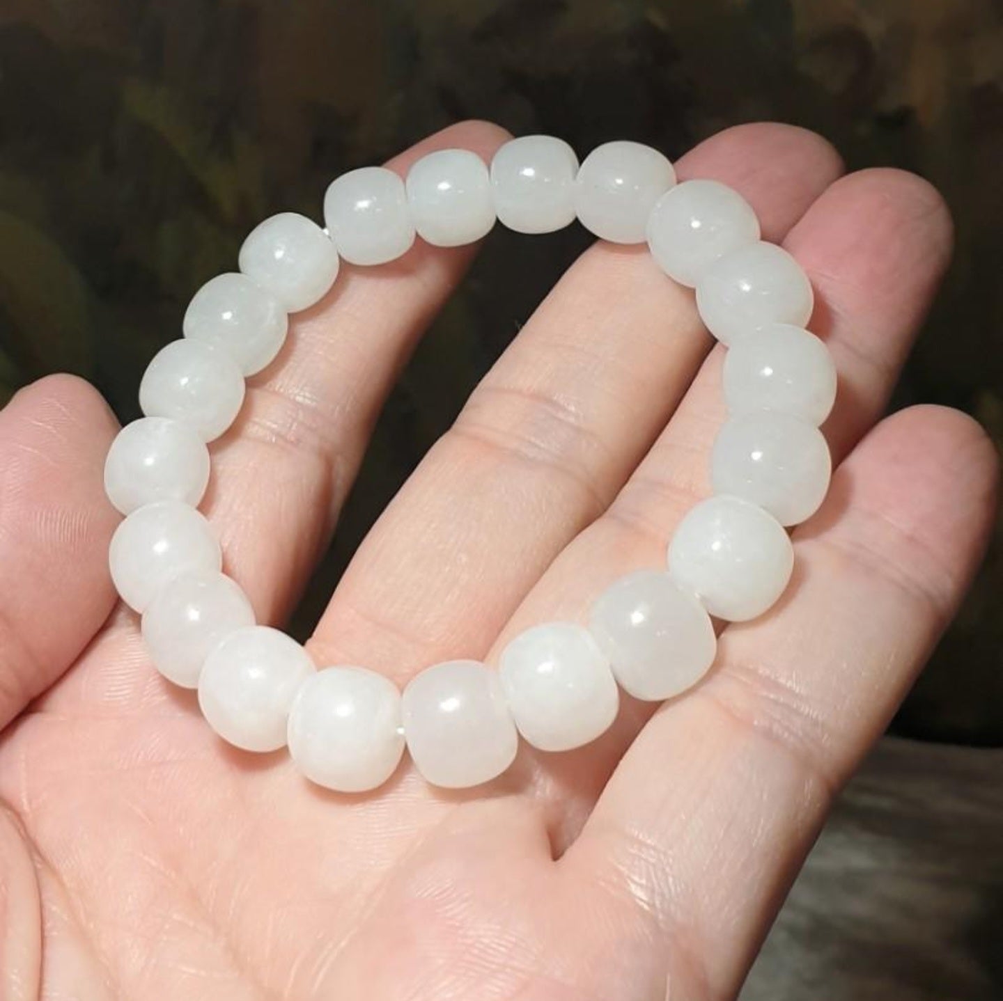 10mm Premium Qinghai old mine Icy white Nephrite "traditional old style cut beads" Jade bracelet [Natural Crystyal] 10毫米青海老料冰白和田玉老型珠手链