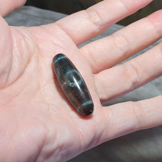 Aged Tibetan Xang Xung Benefactor Savior Dzi with red spots (with certificate, free necklace string) [Natural Crystal] 西藏老矿满朱砂贵人天珠(带证书送项链绳)