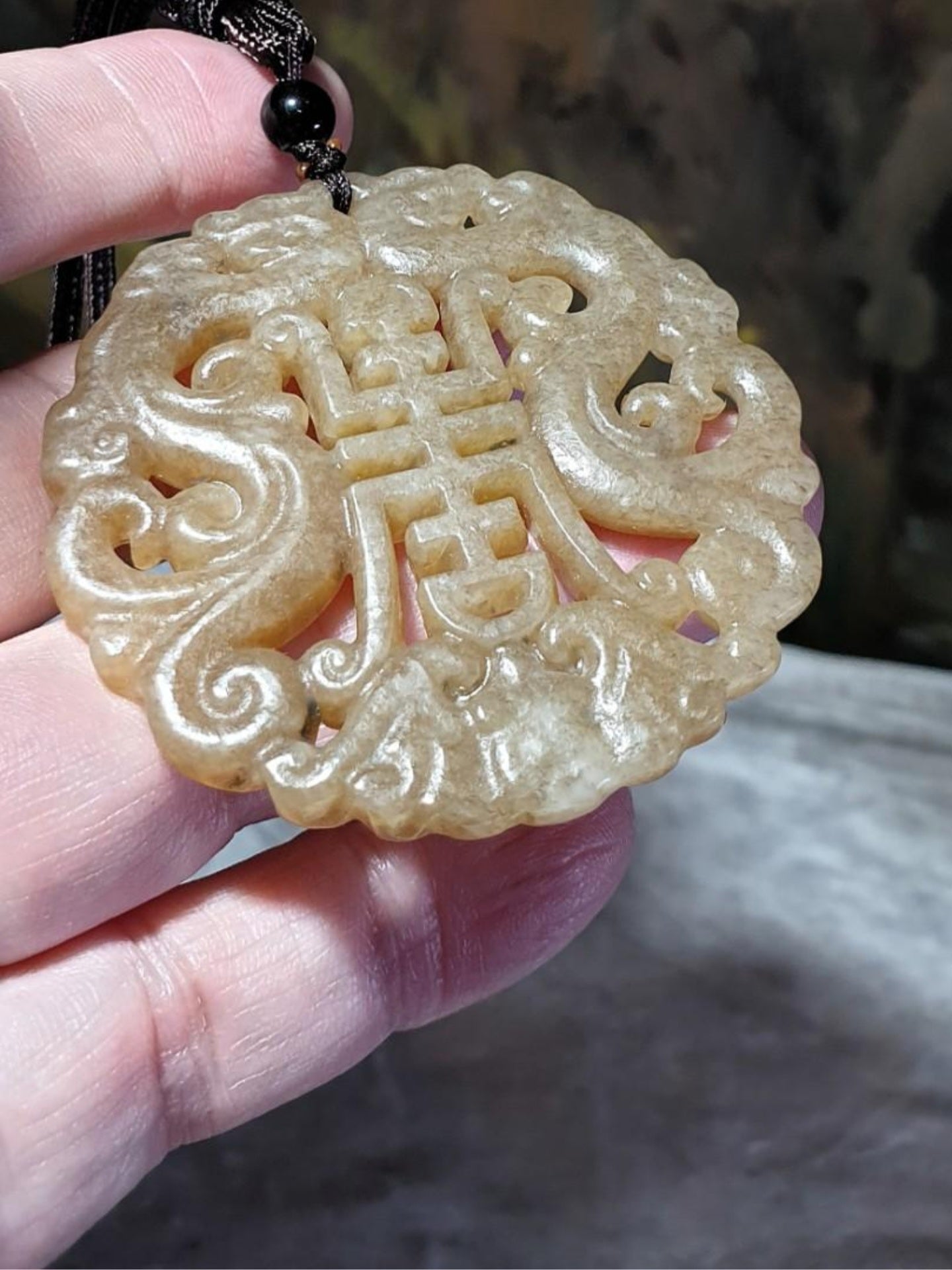 Premium caramel brown Nephrite pendant hollowed out and carved on both sides double dragons, bat and "longevity (寿) in ancient Chinese characters (with certificate) 和田玉且末全糖吊坠(镂空双面刻双龙、蝙蝠与小篆体"寿")(带证书)