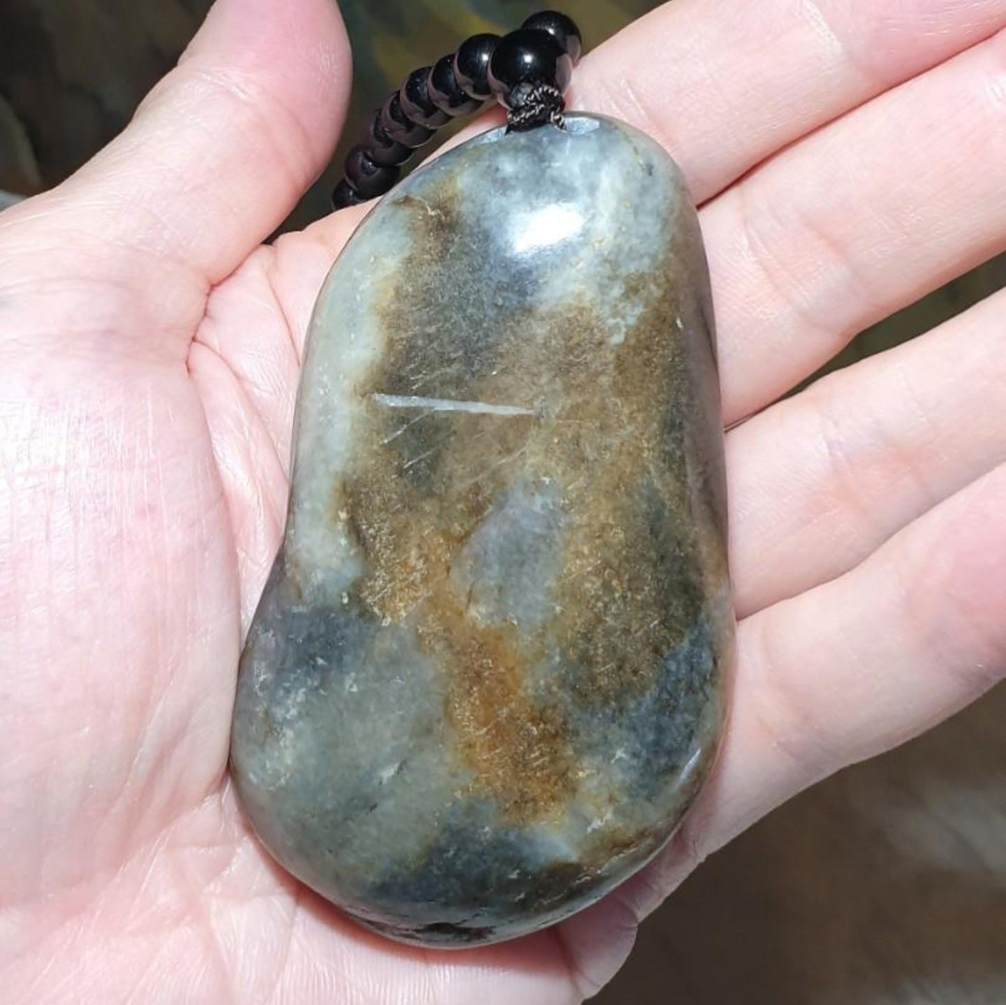 Premium 118 grams Hetian Pebble Nephrite Qinghua (black & white) hand carved Dragon Jade handheld (with certificate) 优质和田籽玉青花(黑白)手工雕刻龙手把(带证书)