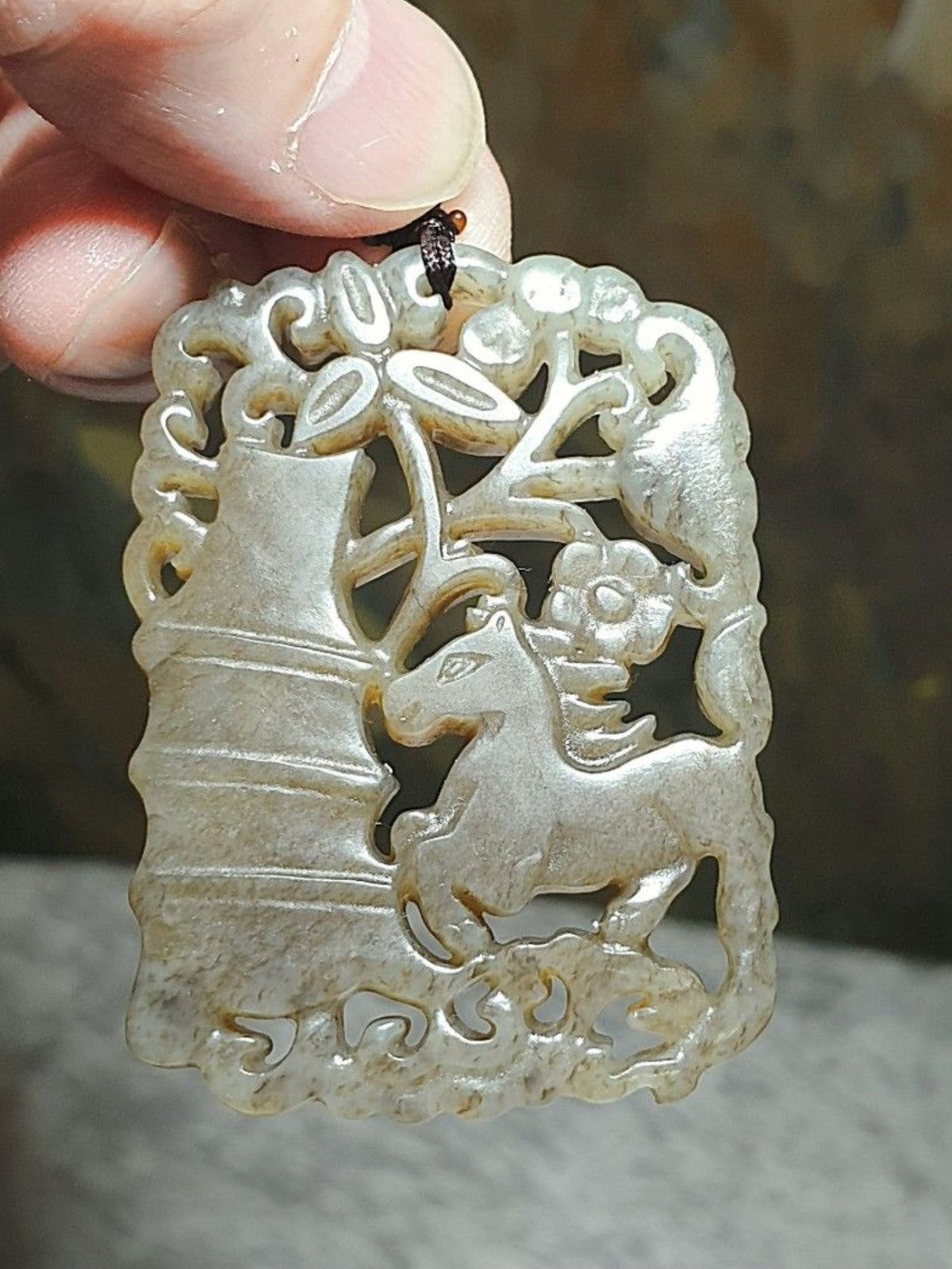 Premium Nephrite caramel brown Plum Blossom, Bamboo & Horse Jade pendant (with certificate) 优质和田玉且末全糖青梅竹马(梅花竹马)吊坠(带证书)