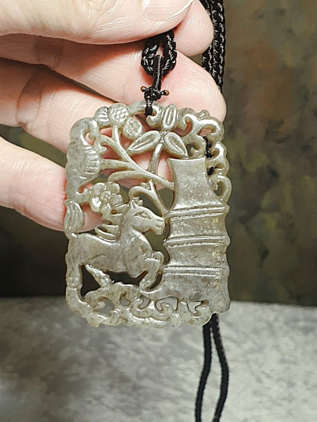 Premium Nephrite caramel brown Plum Blossom, Bamboo & Horse Jade pendant (with certificate) 优质和田玉且末全糖青梅竹马(梅花竹马)吊坠(带证书)