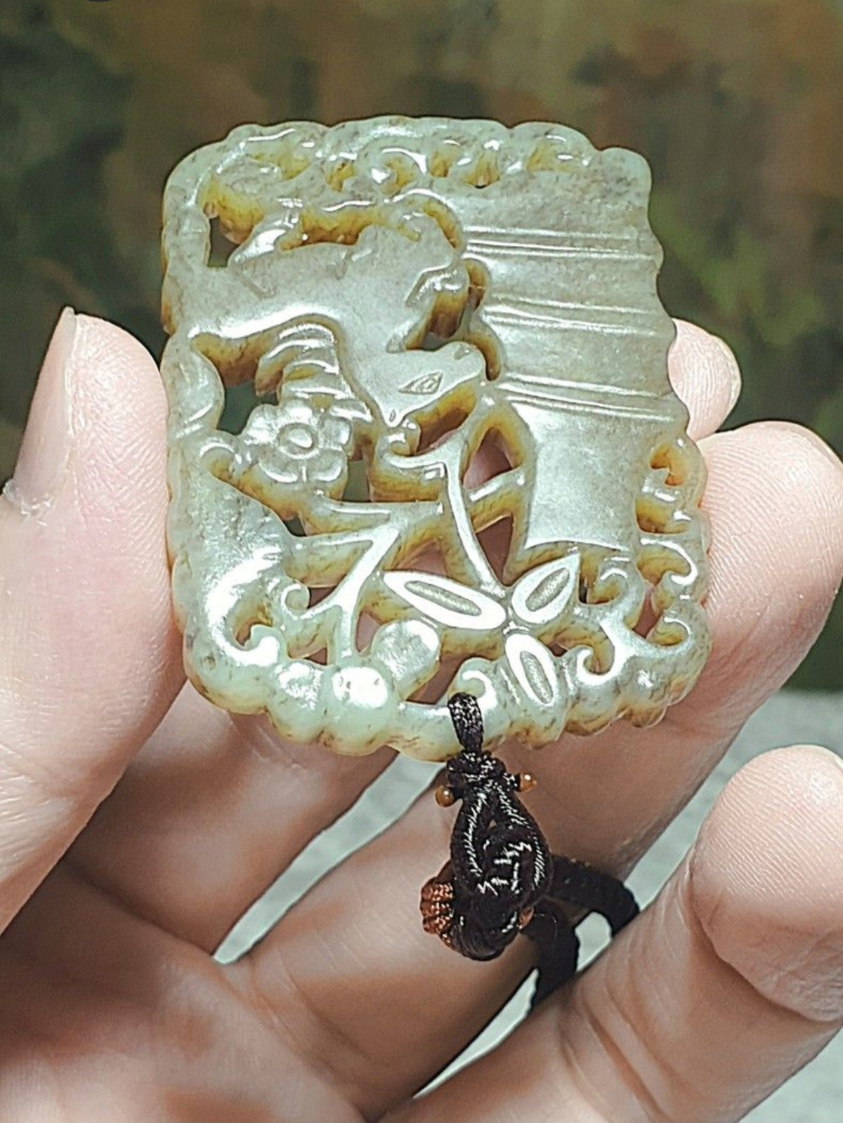 Premium Nephrite caramel brown Plum Blossom, Bamboo & Horse Jade pendant (with certificate) 优质和田玉且末全糖青梅竹马(梅花竹马)吊坠(带证书)