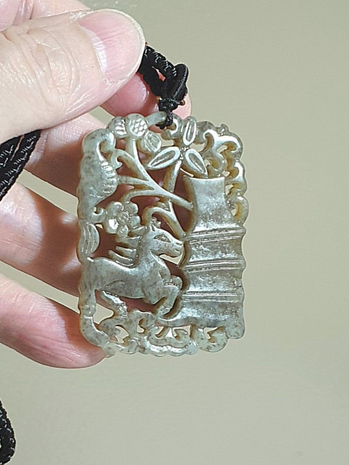 Premium Nephrite caramel brown Plum Blossom, Bamboo & Horse Jade pendant (with certificate) 优质和田玉且末全糖青梅竹马(梅花竹马)吊坠(带证书)