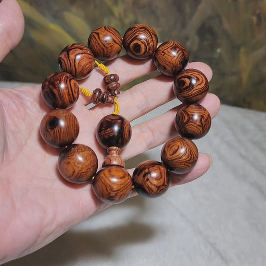 Large size 20mm Premium aged Hainan Chinese Fragrant Rosewood (Dalbergia odorifera) high natural oil content Eyes pattern bracelet/handheld 大尺寸20毫米海南黄花梨(降香黄檀)老油梨带眼对眼手串/手持