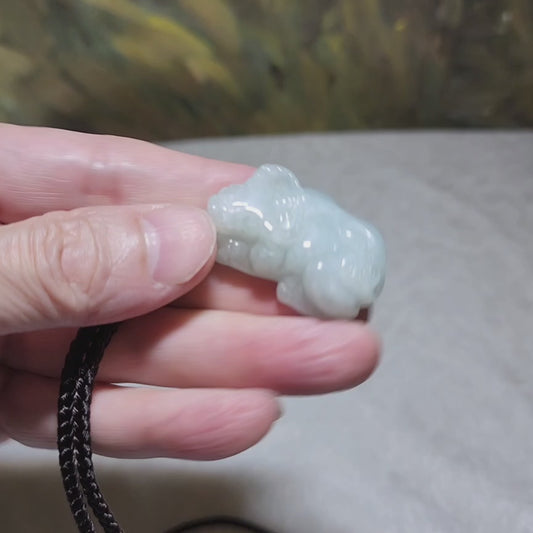 39mm Type A Jadeite light green 3 dimensional Chinese Zodiac Ox Jade pendant (with certificate) 39毫米翡翠淡绿立体生肖牛吊坠(带证书)