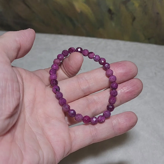 6mm Premium all natural raw Ruby faceted bracelet [Natural Crystal] 6毫米优质红宝石原石切面手链