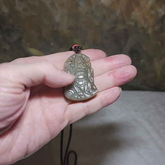 Nephrite caramel brown Zhong Kui Jade pendant (with certificate) 和田玉且末糖钟馗吊坠(带证书)