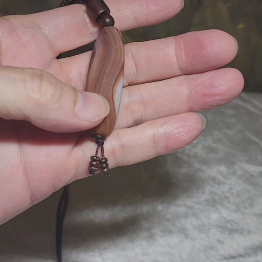 Gegegems Collection Tibetan Sardonyx Dzi pendant natural eye 4 Eyes natural pattern Taiwan map shape 收藏品藏传缠丝玛瑙天珠天眼四眼天然台湾图形